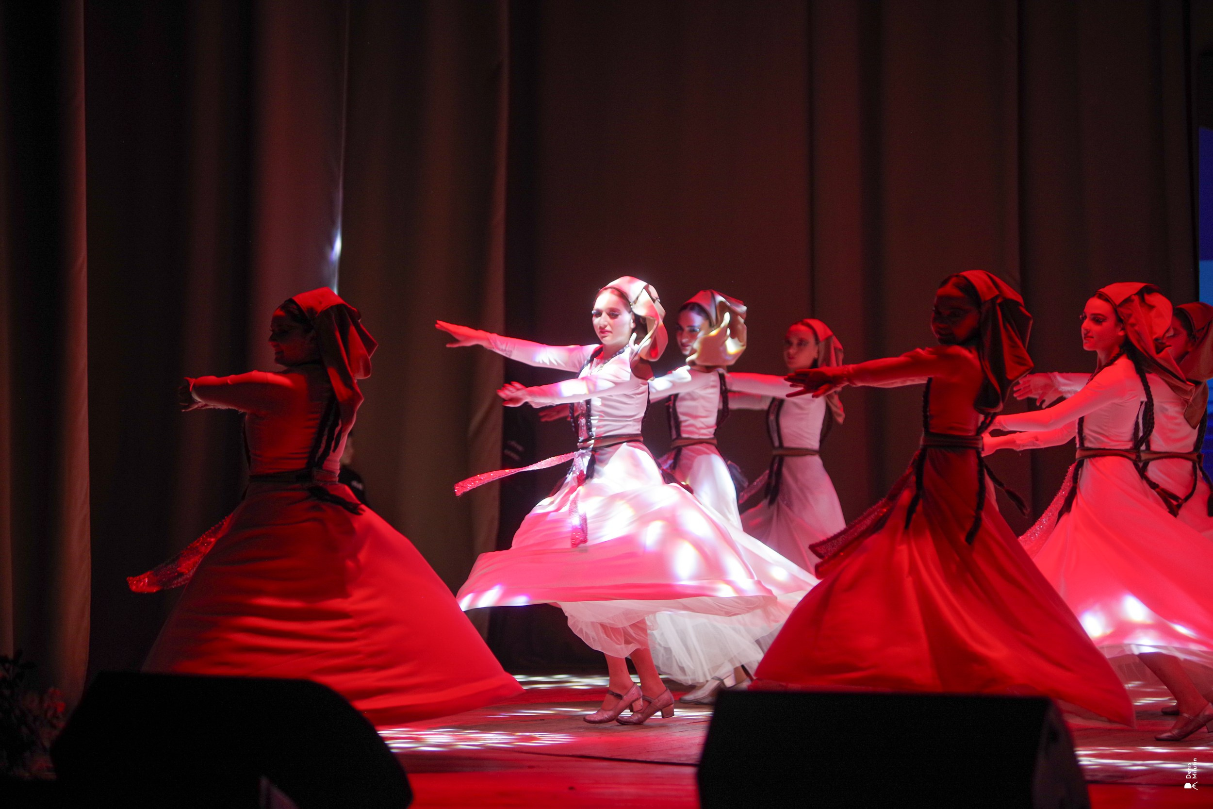 Танцы в Хоби. Портретный фотограф Денис Милютин