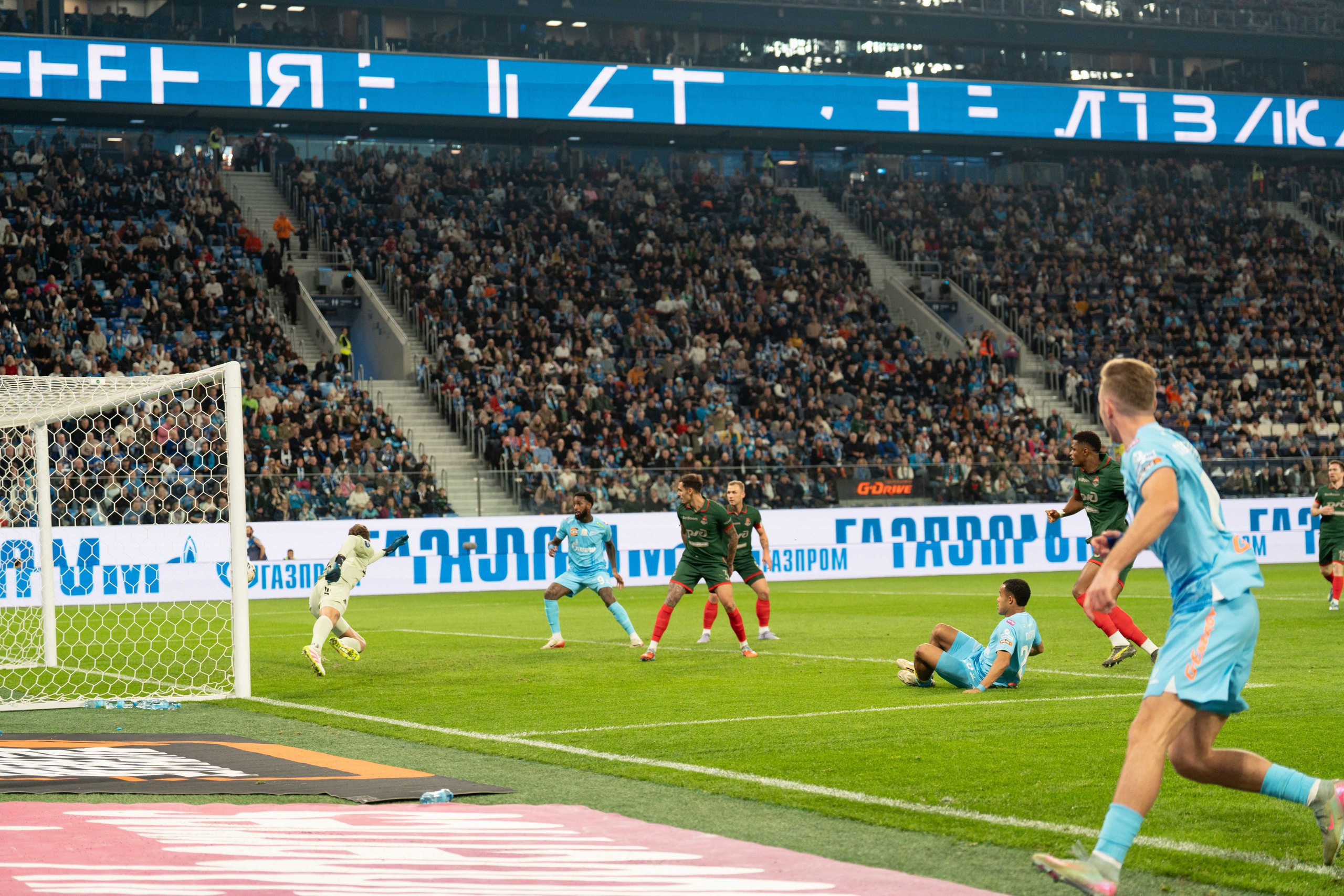 Зенит — Локомотив: фотогалерея 14-го тура РПЛ на Газпром Арене | Антон Гауф. Спортивный фотограф в Санкт-Петербурге | Антон Гауф