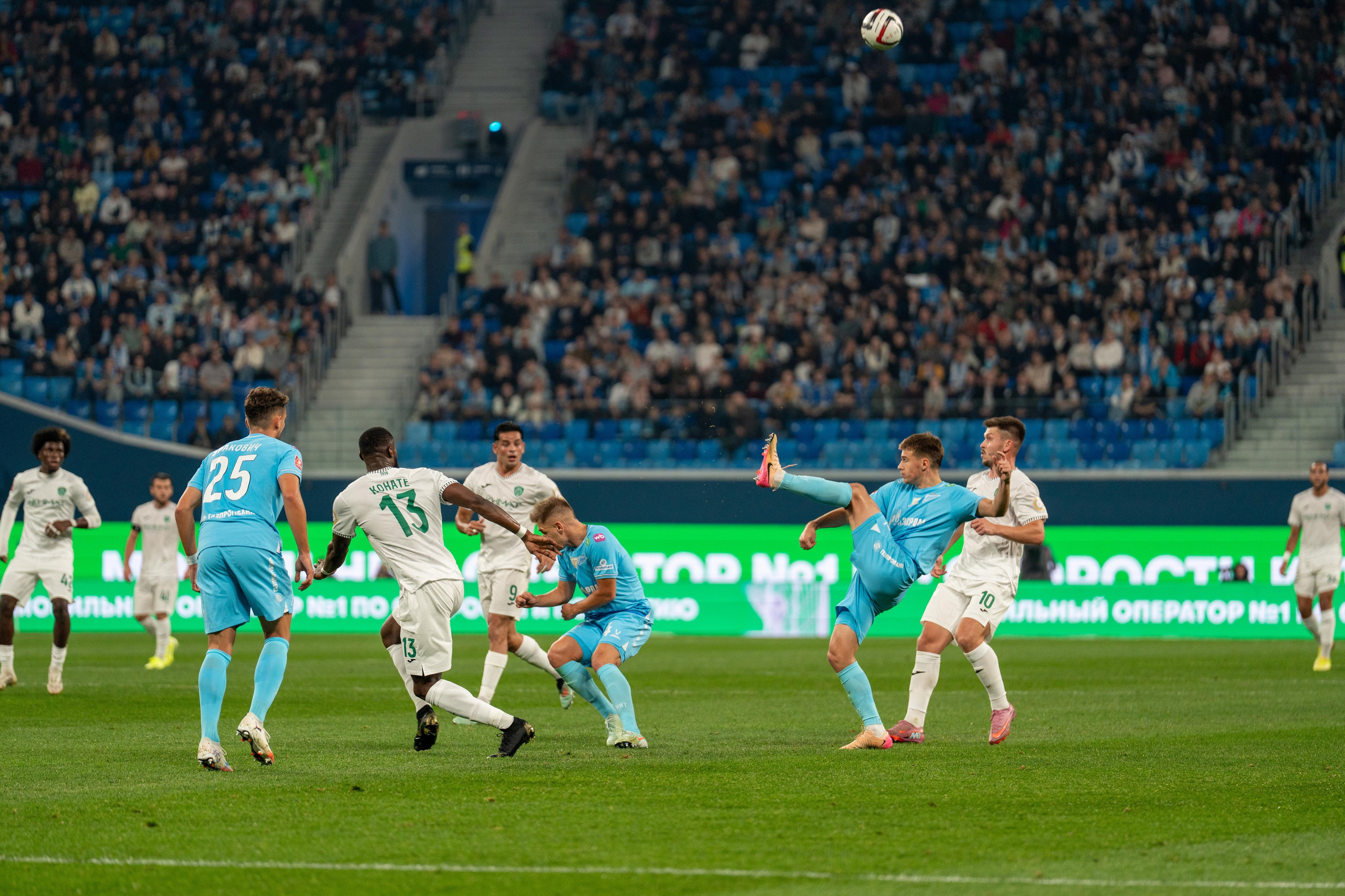 Момент матча „Зенит“–„Ахмат“ на Газпром Арене