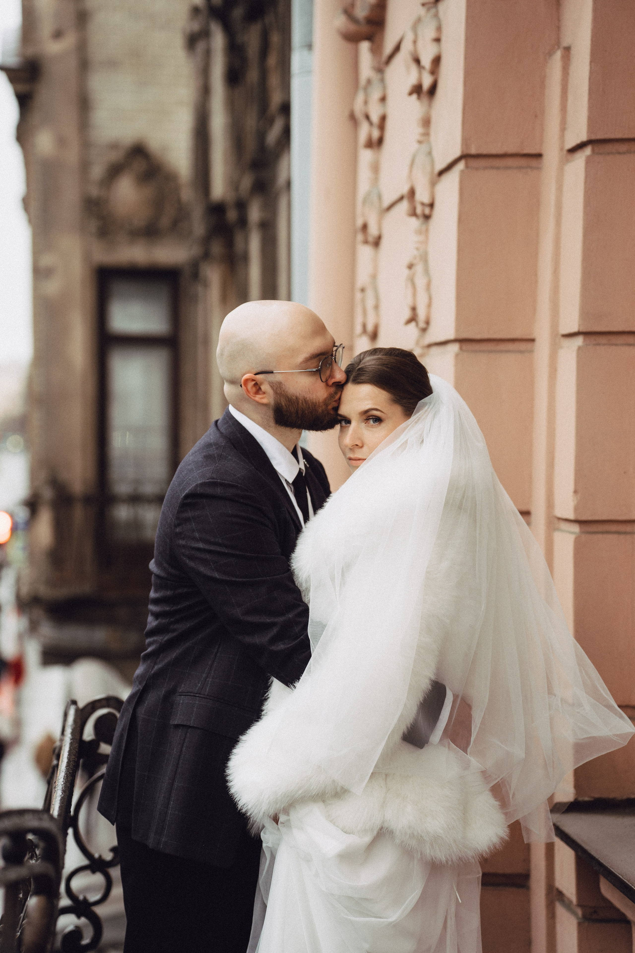 СВАДЕБНАЯ СЬЕМКА ВО ВТОРОМ ДВОРЦЕ (ДЕКАБРЬ) ТАКЖЕ СЬЕМКА В СТУДИИ НА ЧЕРНЫШЕВСКОЙ. Профессиональный фотограф, Санкт-Петербург — Виктория Богомолова