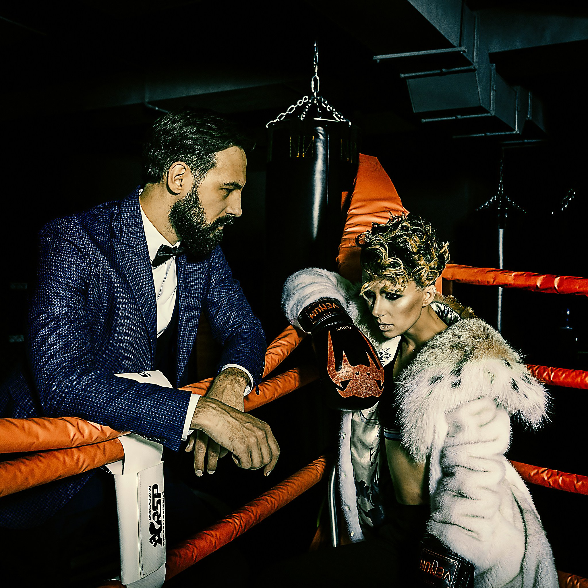 Стильная фотосессия влюблённой пары