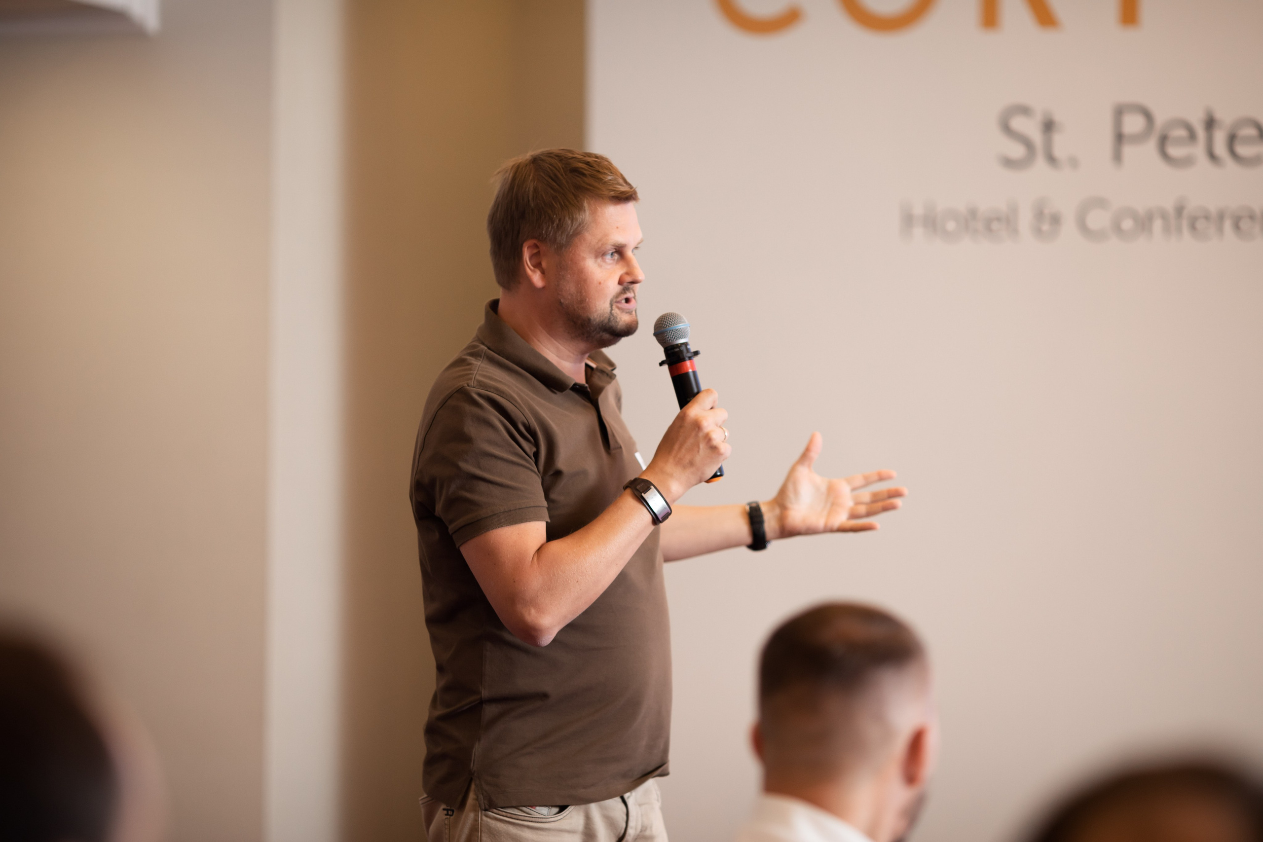 НЛМК — конференция в Петербурге. Двойняшки-фотографы Анна и Анастасия в Санкт-Петербурге