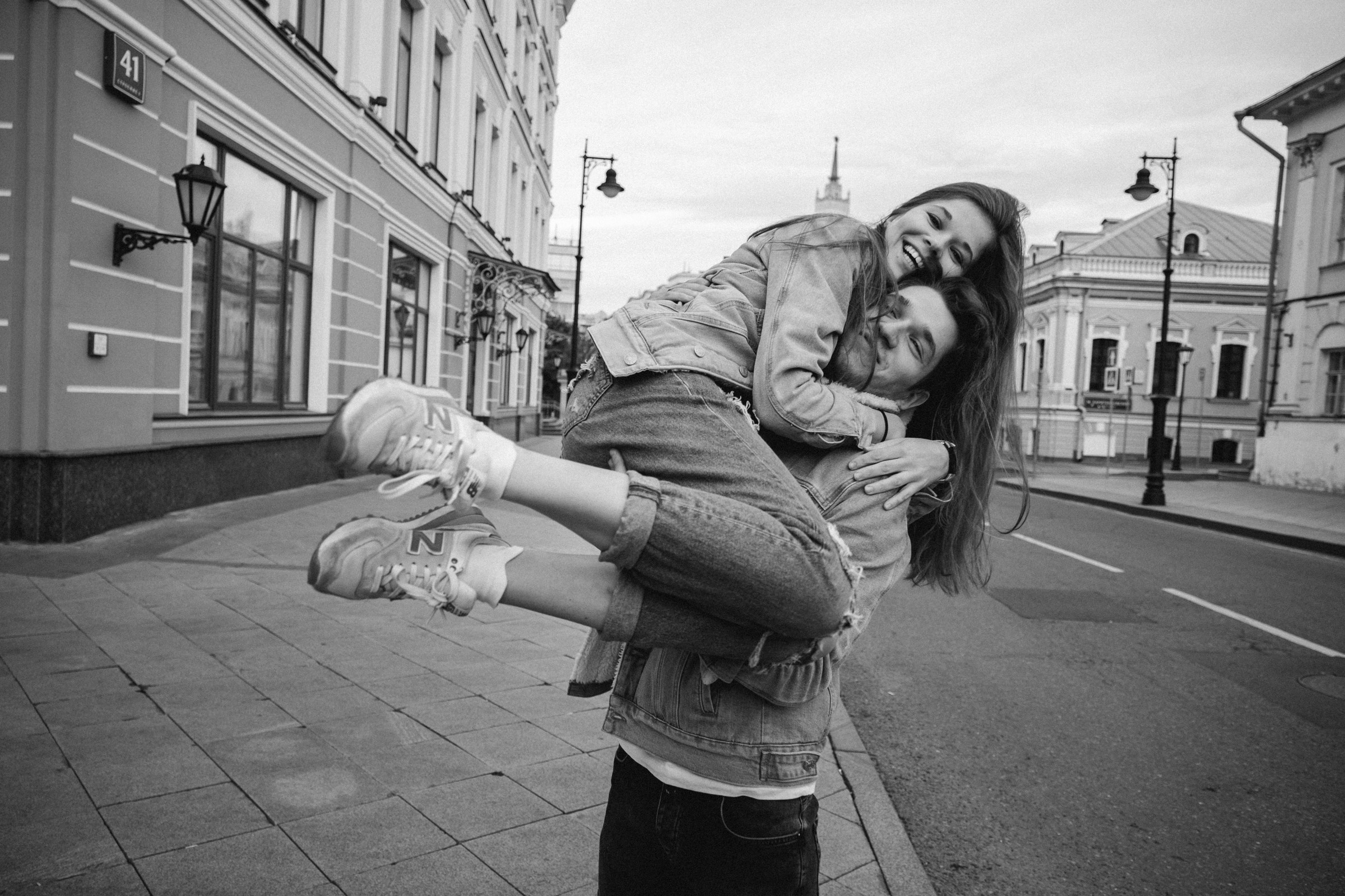 В городе. Свадебные и семейные фотографы в Москве Максим и Оксана Первомай