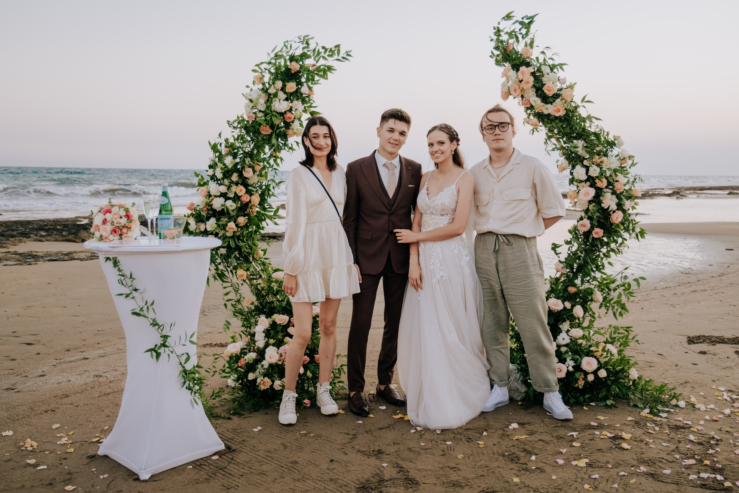 История Элины и Амира