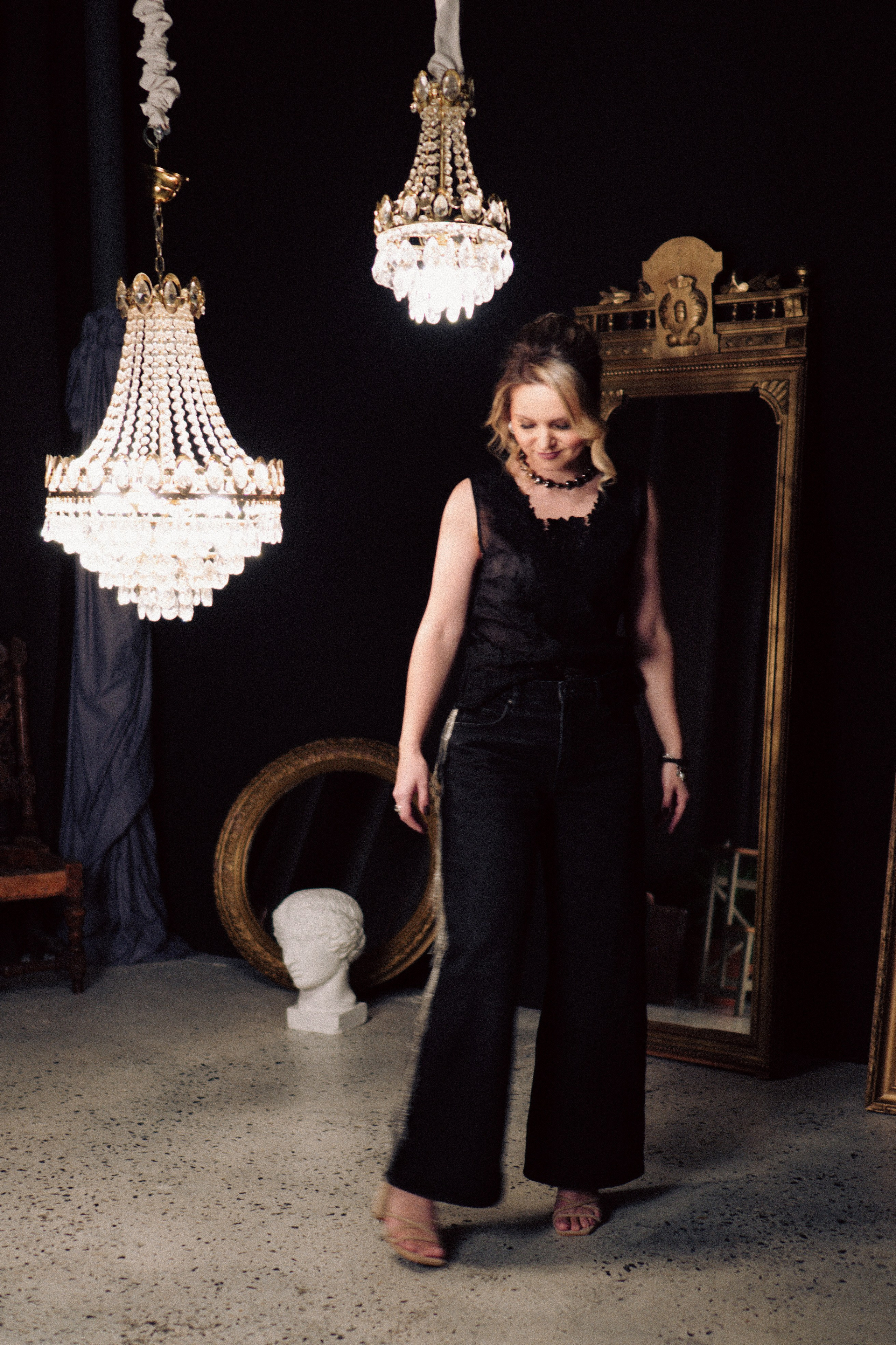 НОВОГОДНЯЯ ФОТОСЕСИИЯ В СТУДИИ ДЛЯ ДЕВУШКИ И ПРОГУЛКА ПО ЧЕРНЫШЕВСКОЙ. Профессиональный фотограф, Санкт-Петербург — Виктория Богомолова