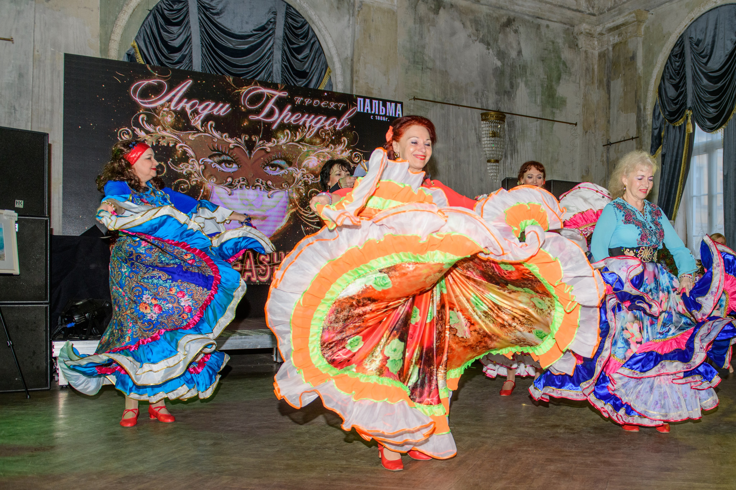 Репортаж модного показа «Люди брендов». Организация и проведение фотосъемок в Санкт-Петербурге. Фотограф Смирягин Илья