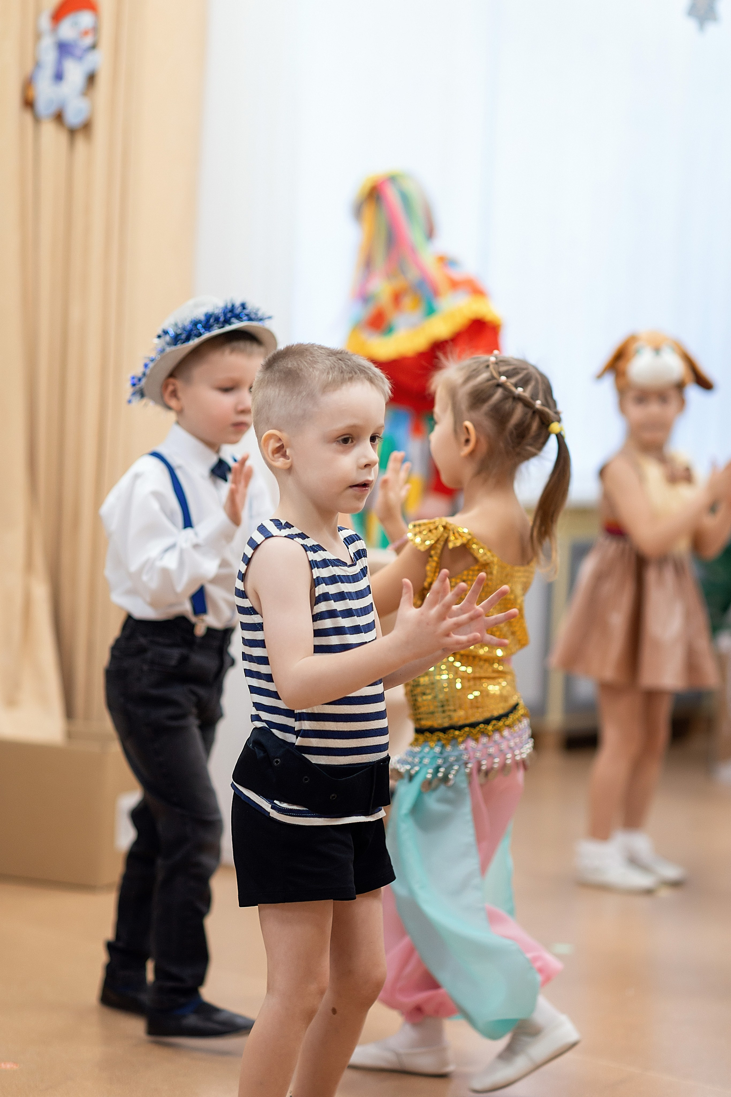 Утренник_"Веселый балаганчик» 2024. Семейный фотограф в Санкт-Петербурге