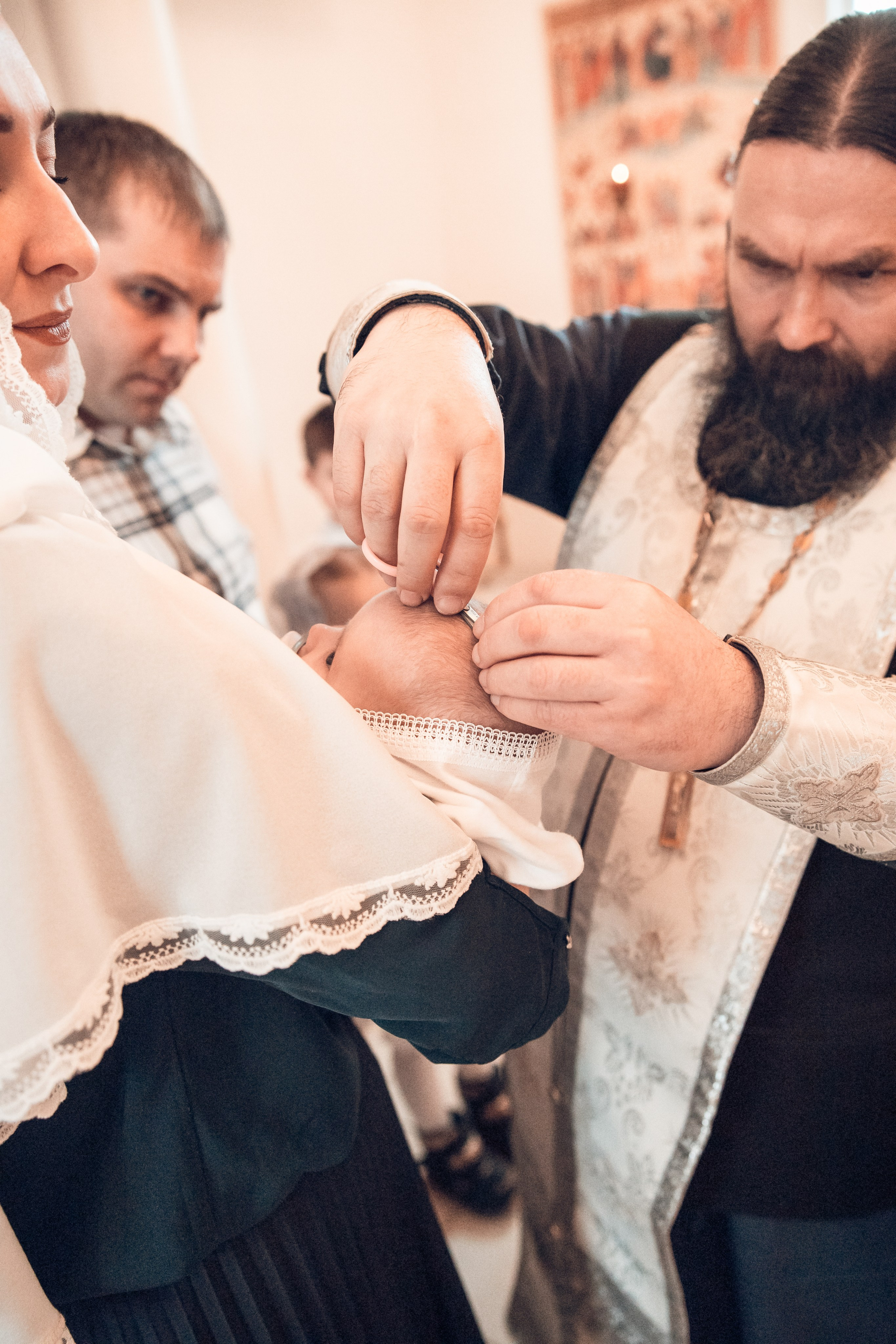 Таинство Крещения Виктории. Церковь Казанской иконы Божией Матери в Вышетравино. Семейный фотограф в Рязани и Рязанской области