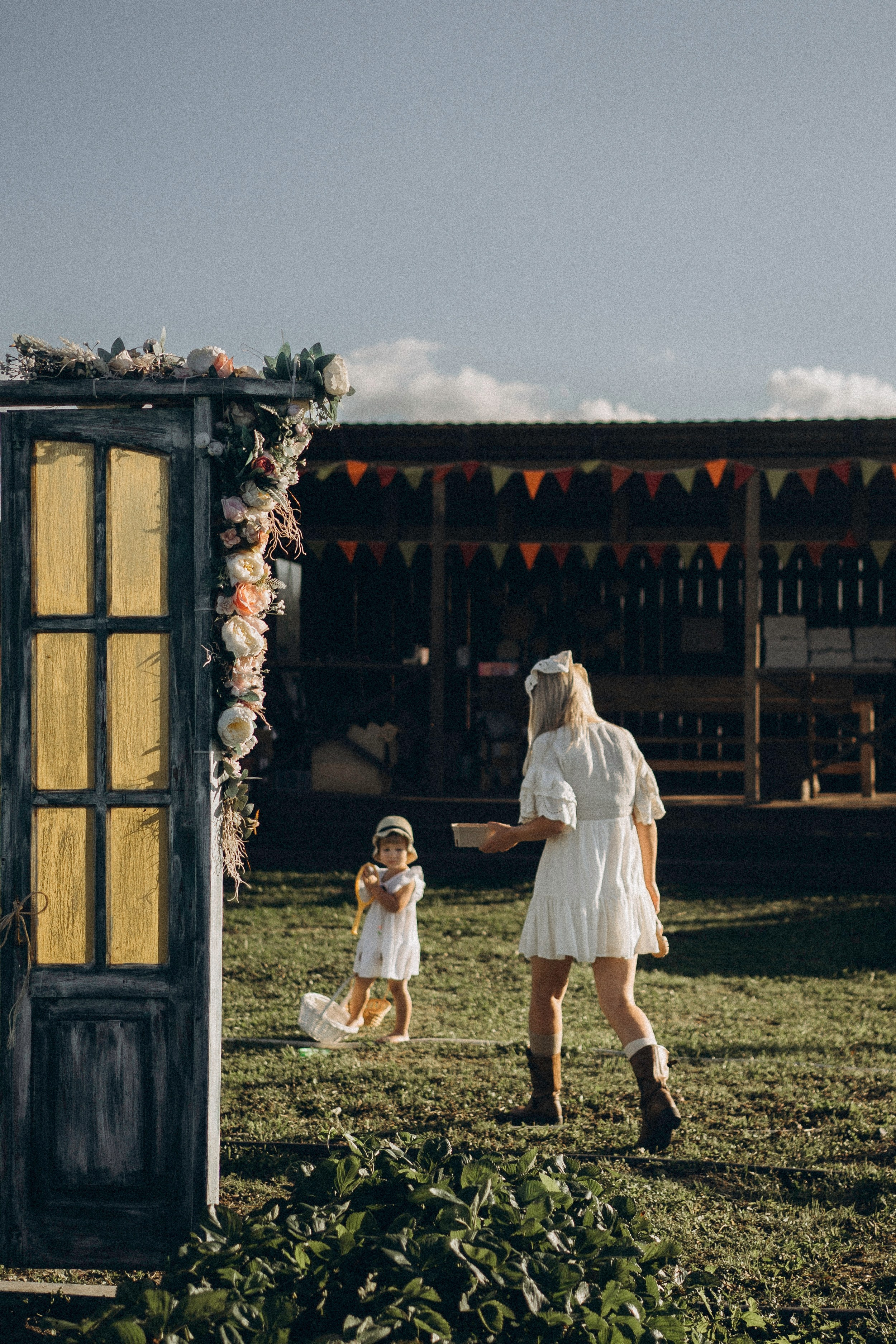 Алина и Оливия съемка на природе. Семейный фотограф в Калуге Ирина Алдохина