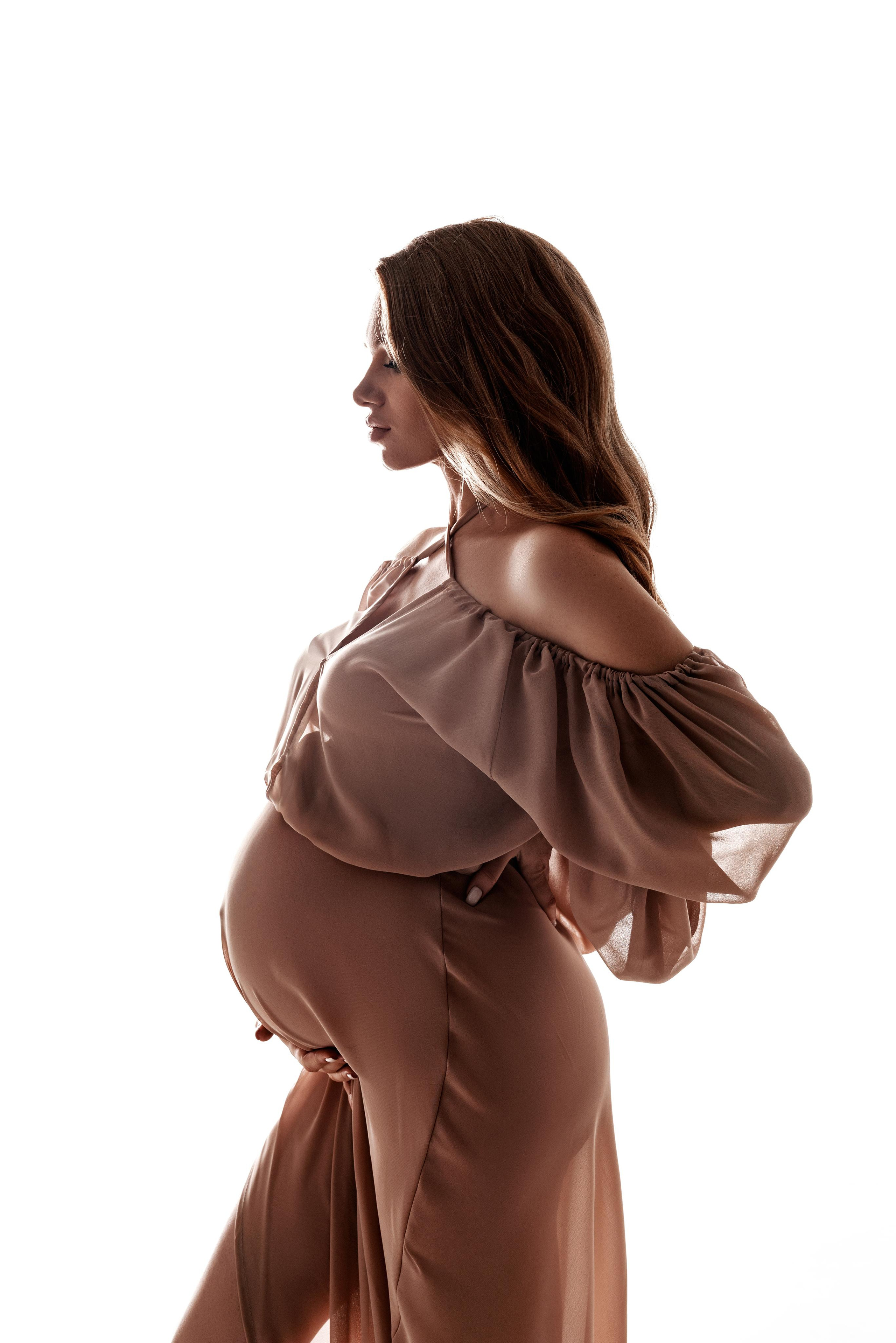 Беременность. Фотограф беременности в стиле минимализм г. Сочи Илина Гринева