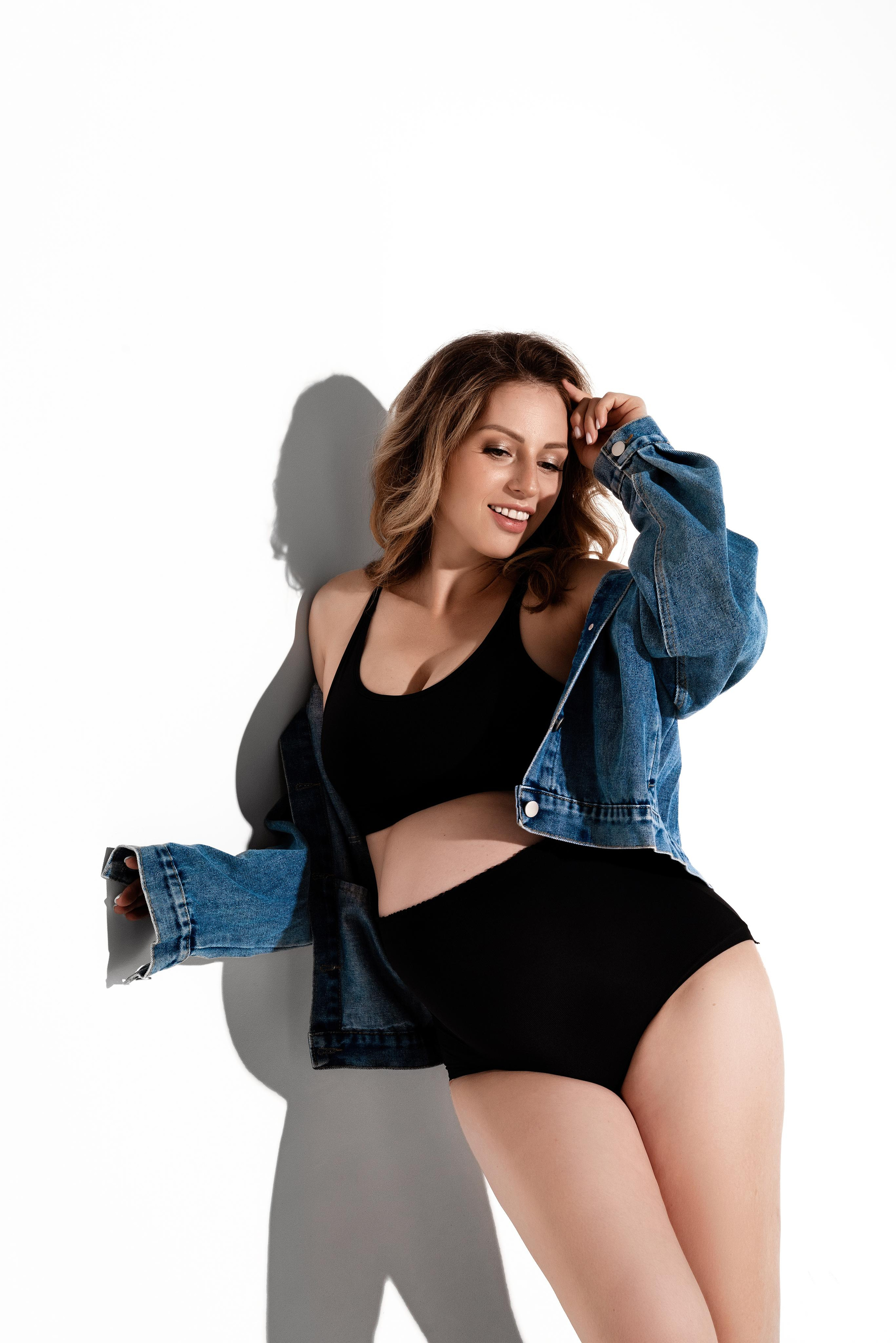 Беременность. Фотограф беременности в стиле минимализм г. Сочи Илина Гринева