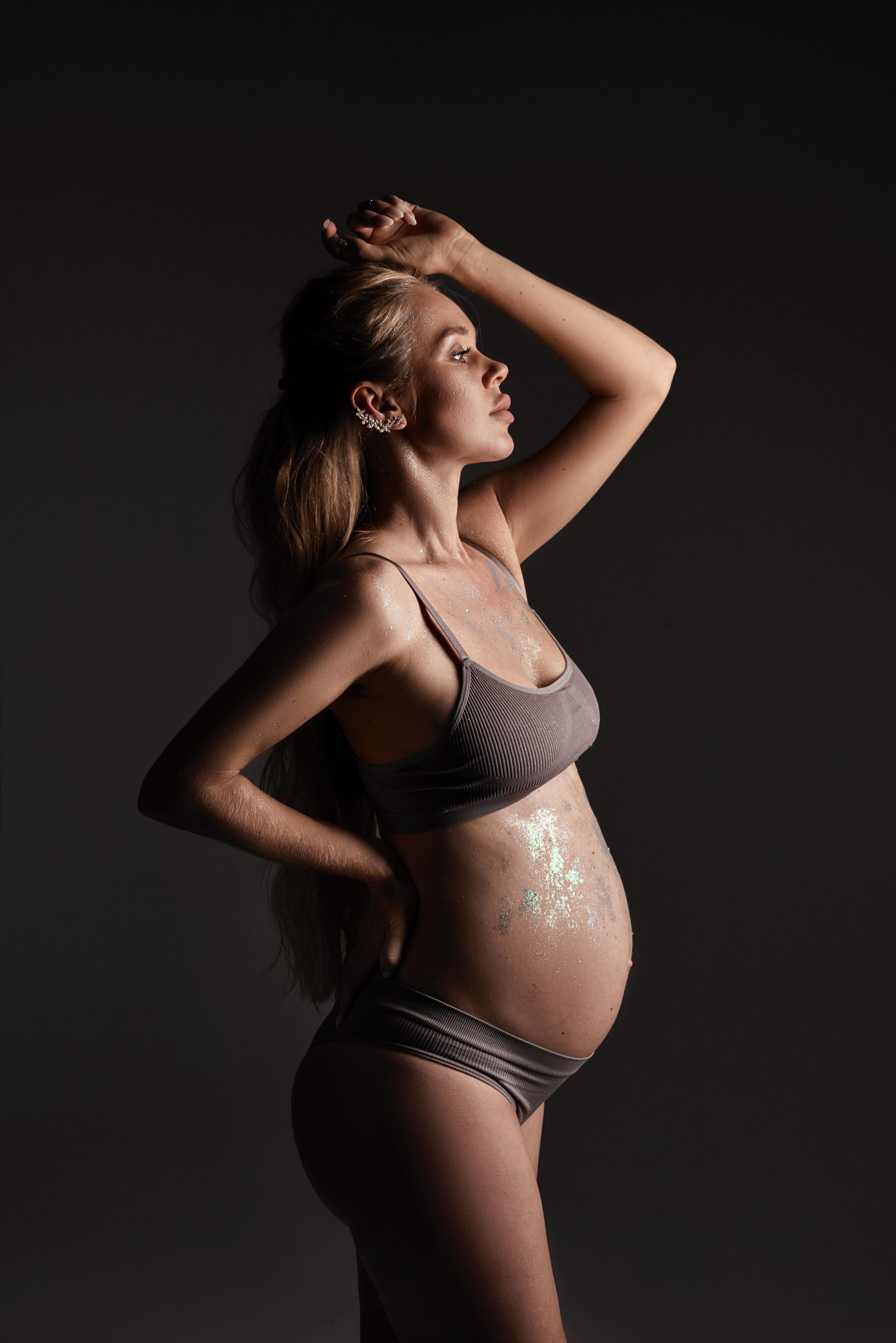 Беременность. Фотограф беременности в стиле минимализм г. Сочи Илина Гринева