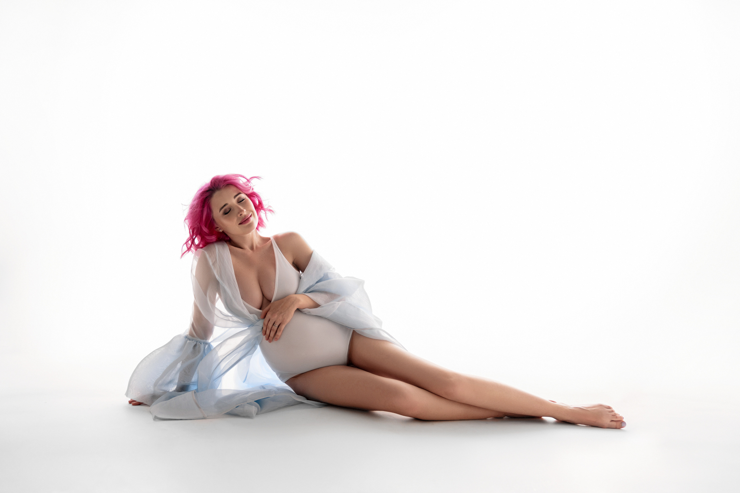 Фотограф беременности в стиле минимализм г. Сочи Илина Гринева