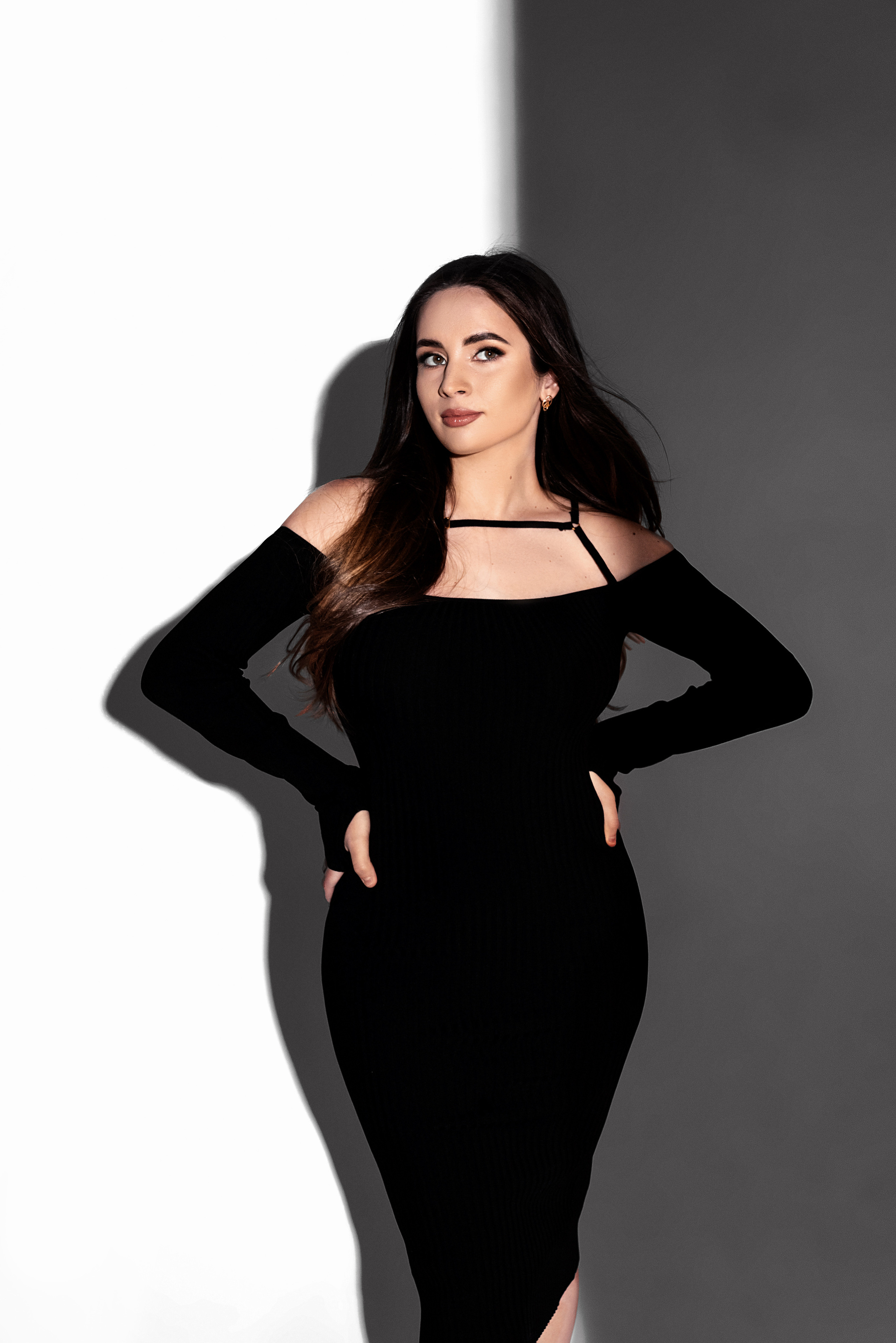 Женский портрет. Фотограф беременности в стиле минимализм г. Сочи Илина Гринева