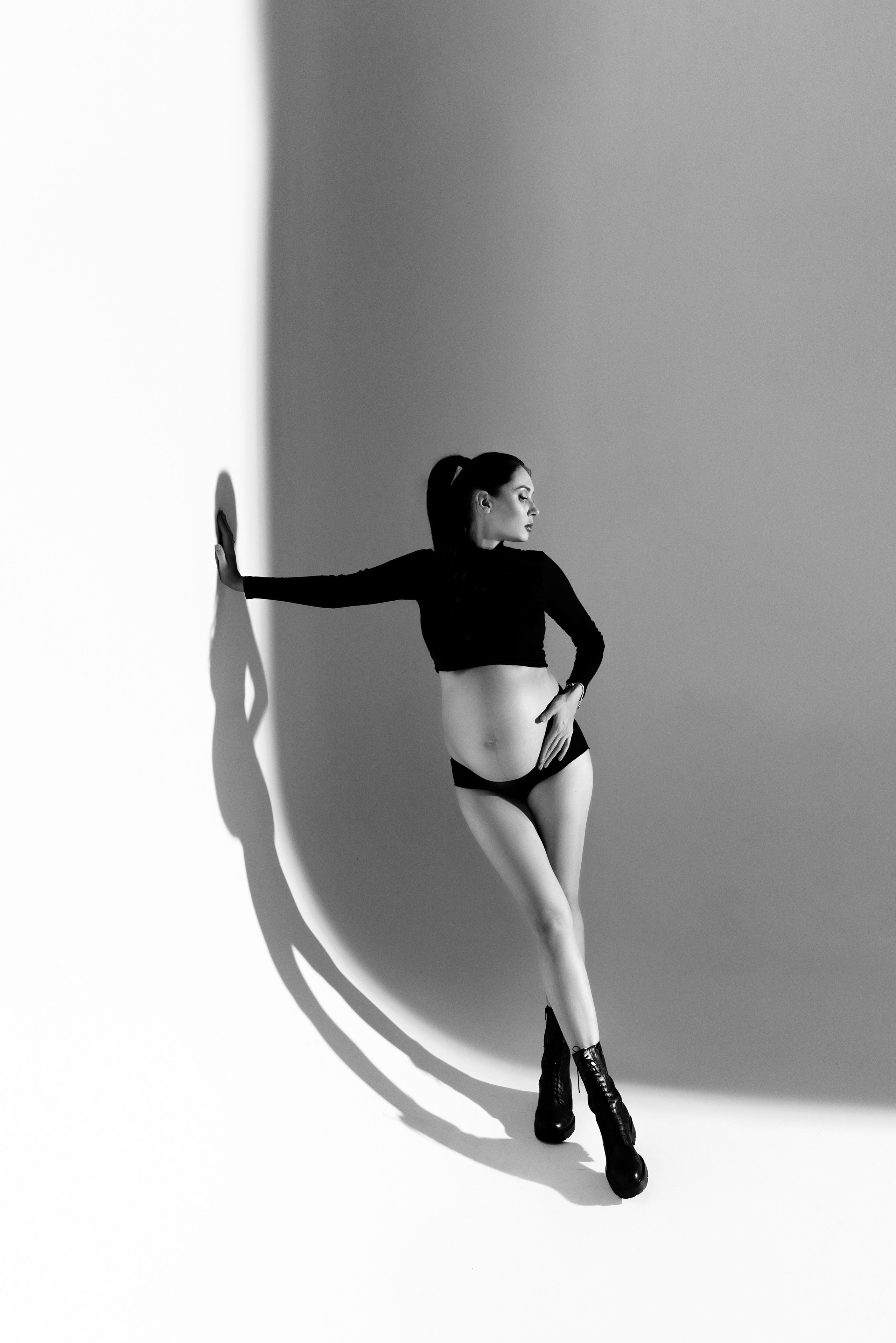 Беременность. Фотограф беременности в стиле минимализм г. Сочи Илина Гринева