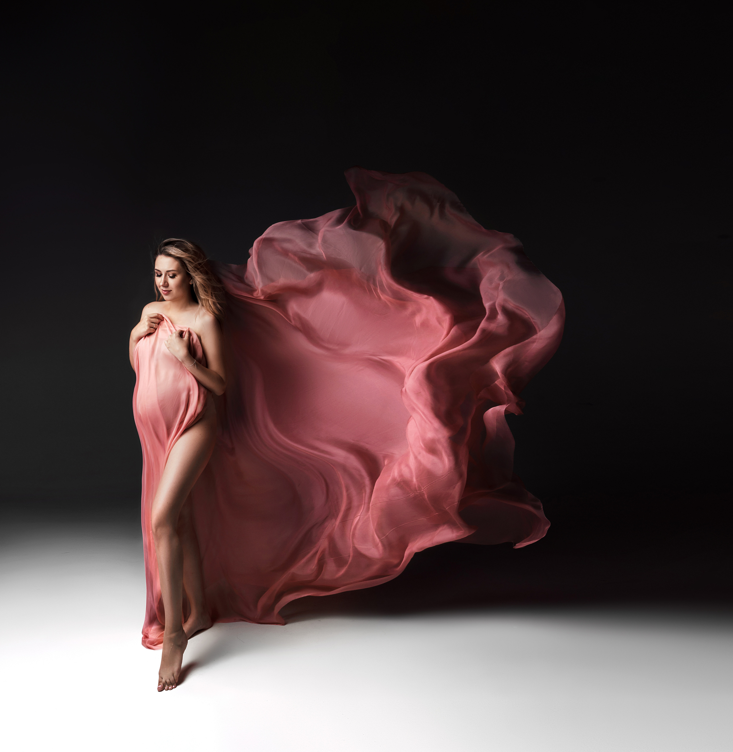 Фотограф беременности в стиле минимализм г. Сочи Илина Гринева