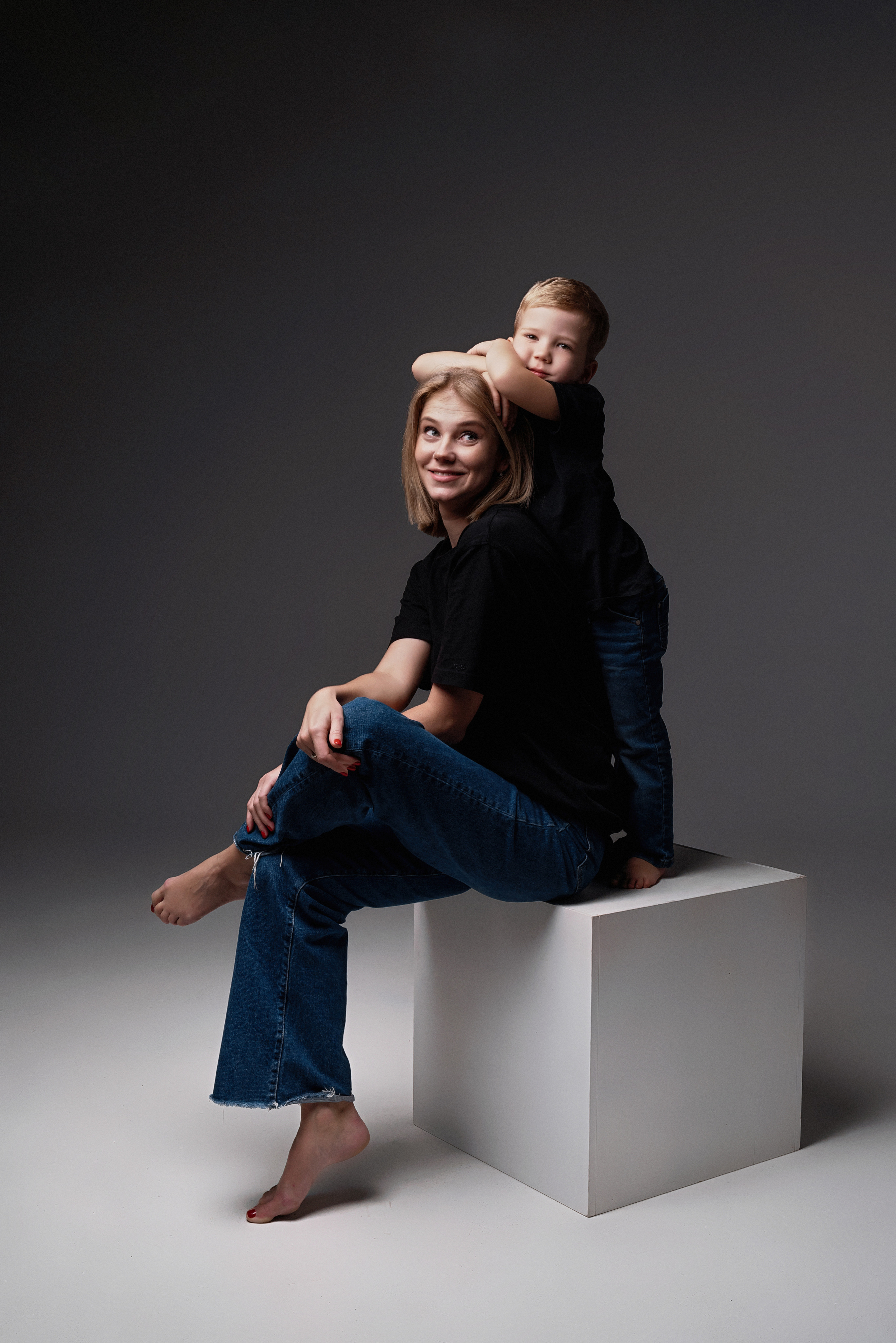 Семейная съемка. Фотограф беременности в стиле минимализм г. Сочи Илина Гринева