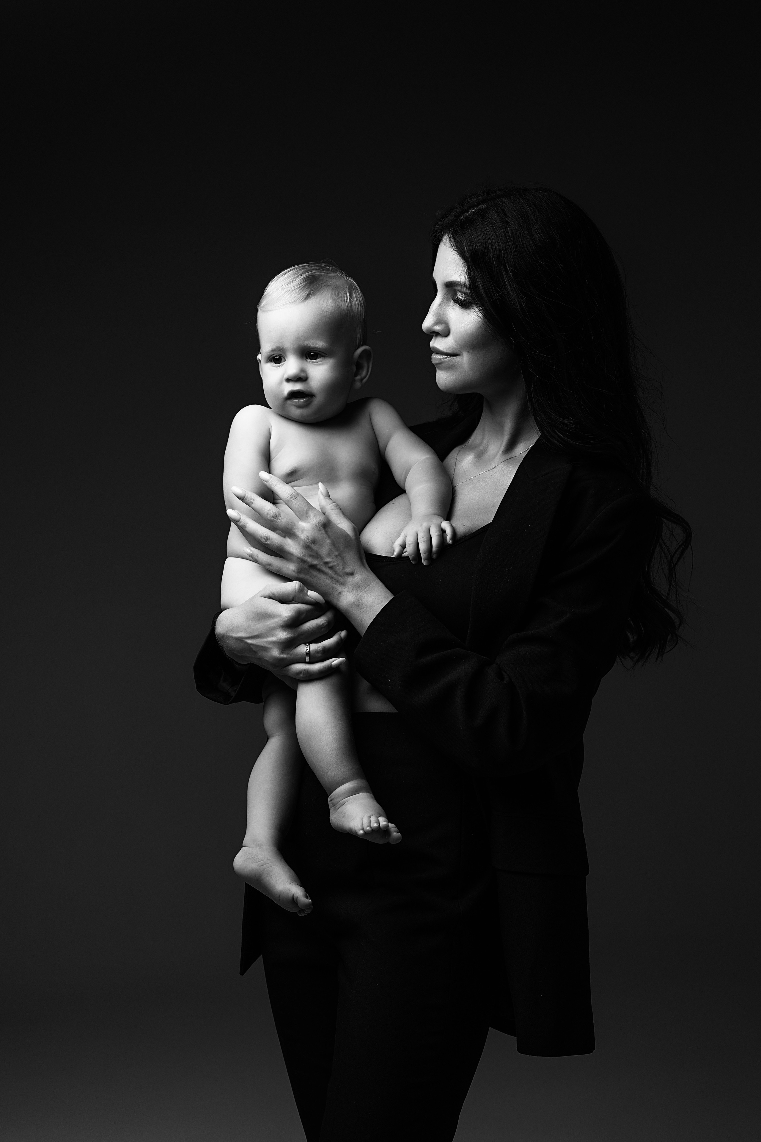 Мама и малыш. Фотограф беременности в стиле минимализм г. Сочи Илина Гринева