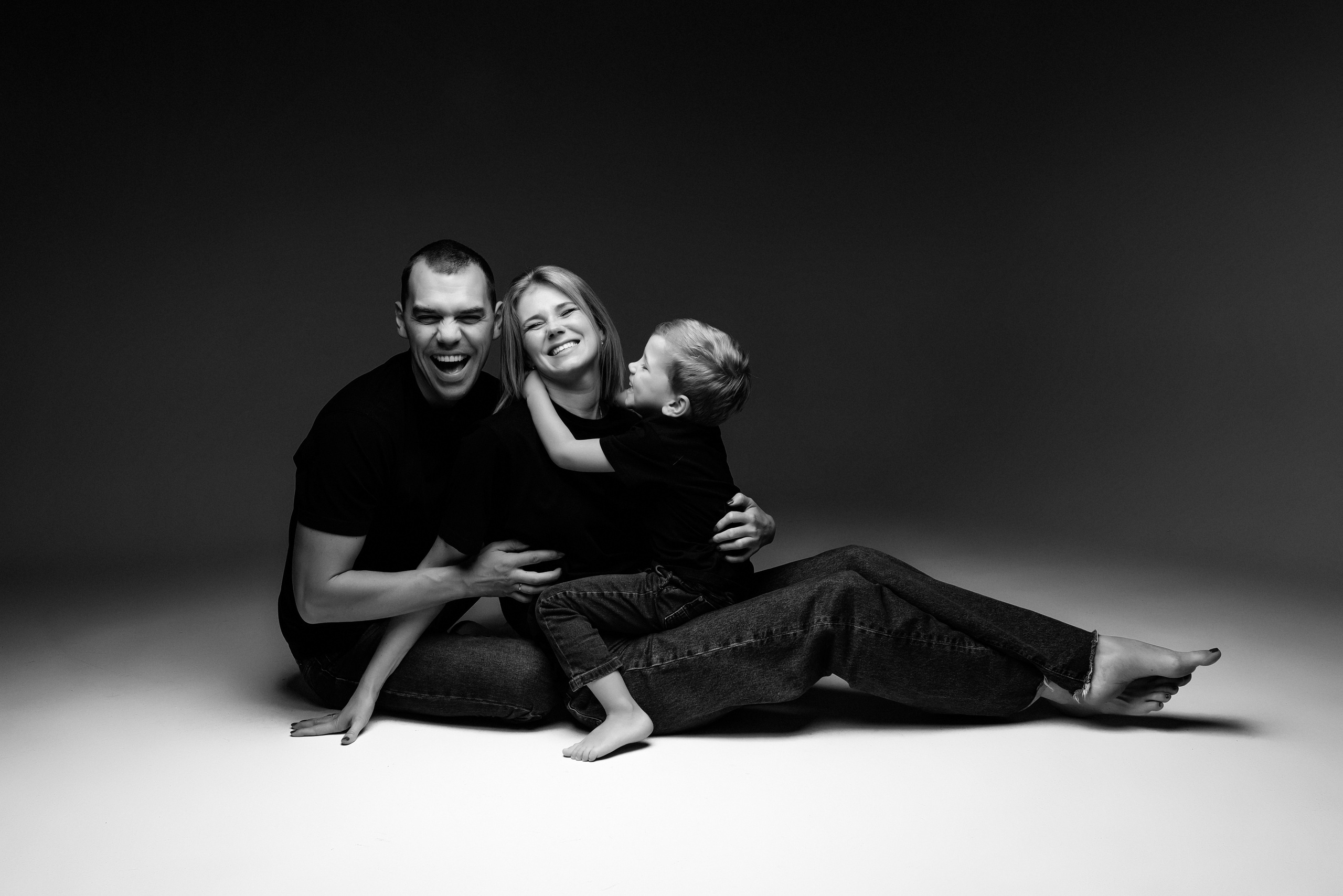 Семейная съемка. Фотограф беременности в стиле минимализм г. Сочи Илина Гринева