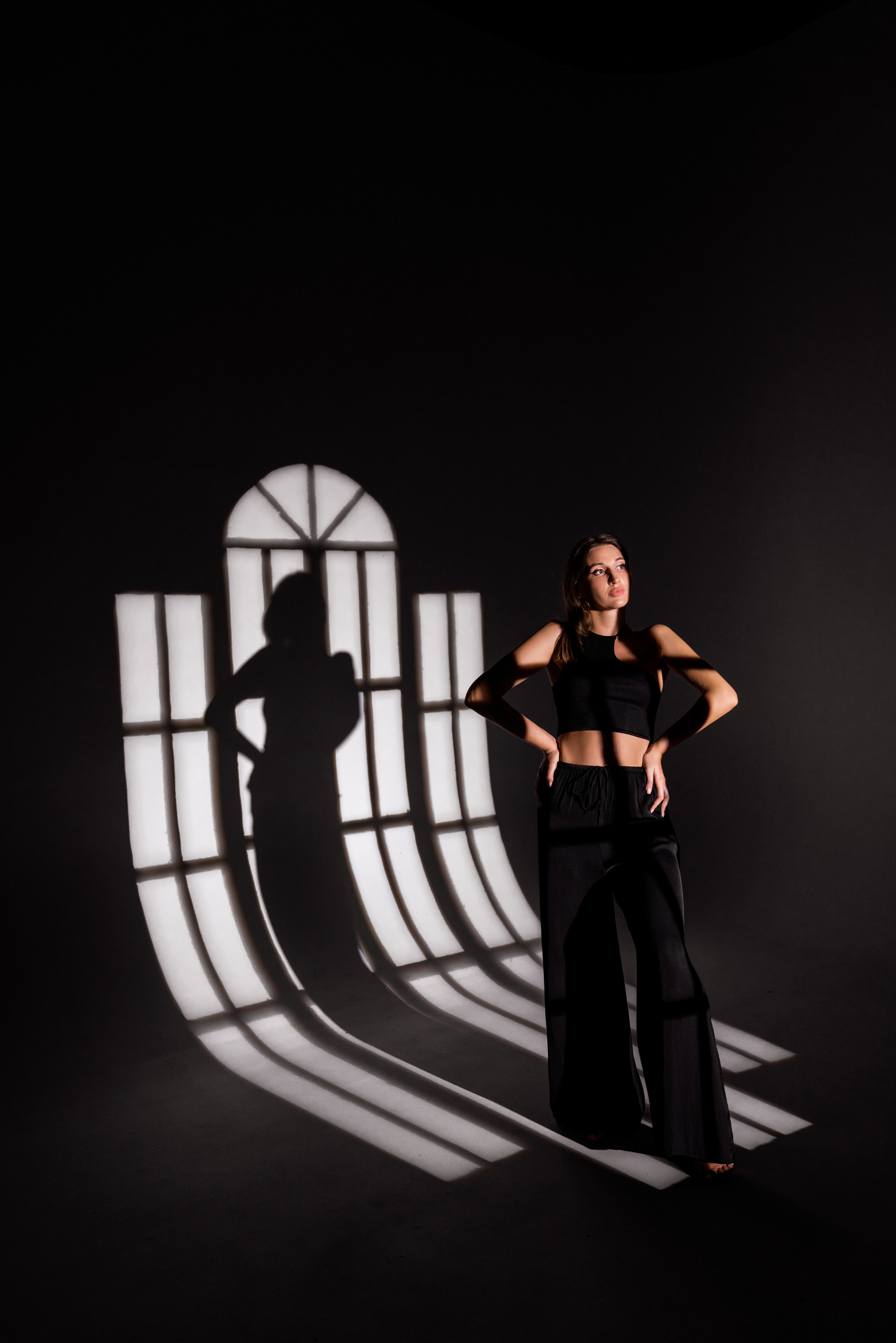 Женский портрет. Фотограф беременности в стиле минимализм г. Сочи Илина Гринева