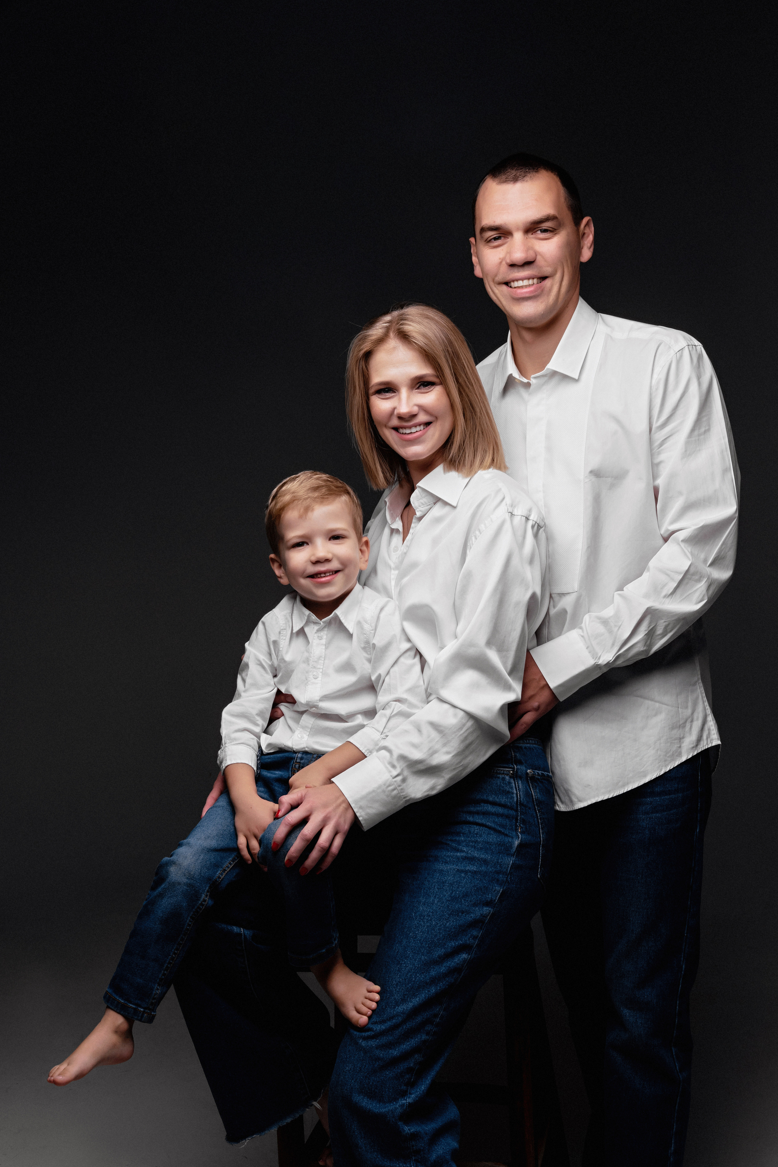 Семейная съемка. Фотограф беременности в стиле минимализм г. Сочи Илина Гринева