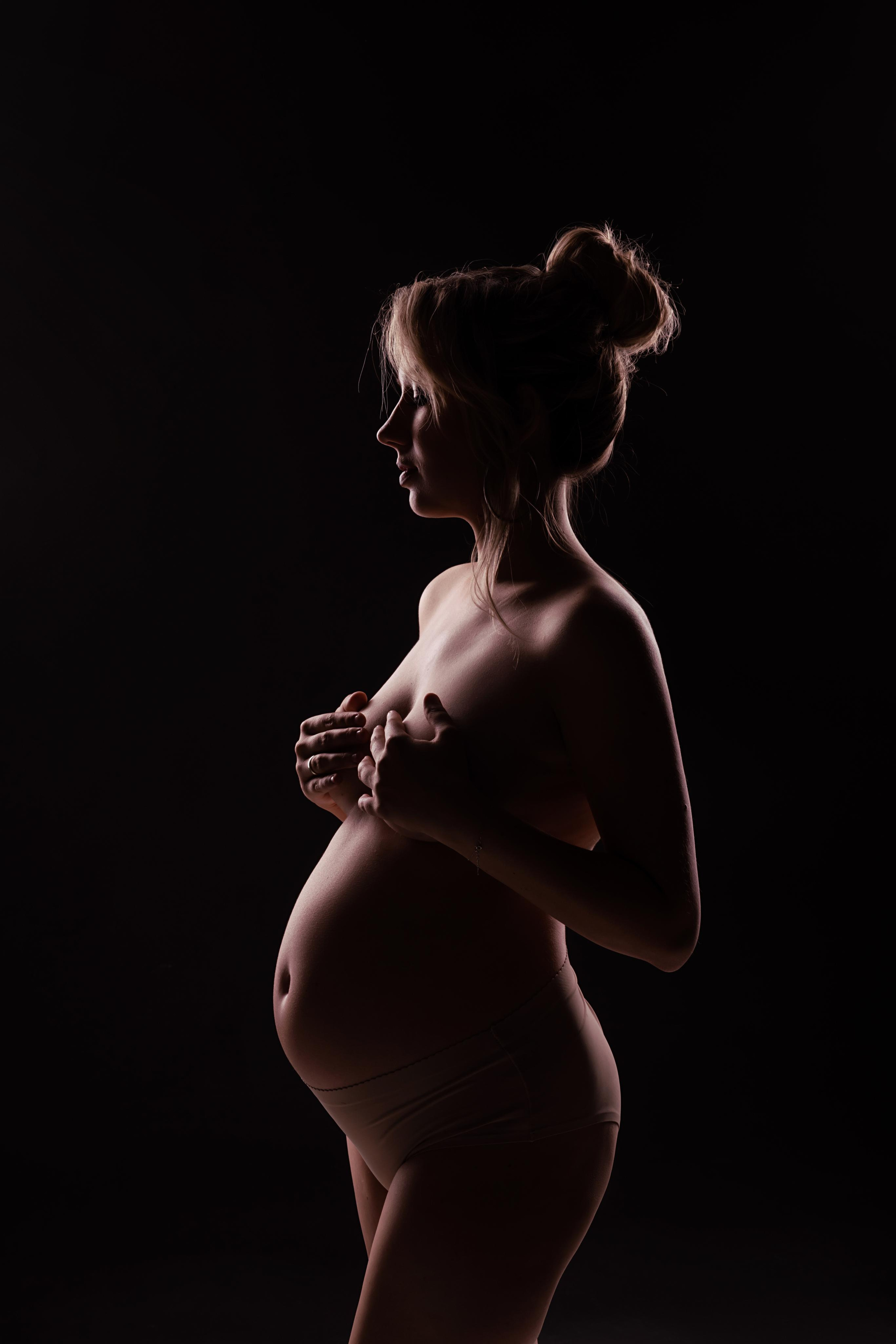 Беременность. Фотограф беременности в стиле минимализм г. Сочи Илина Гринева
