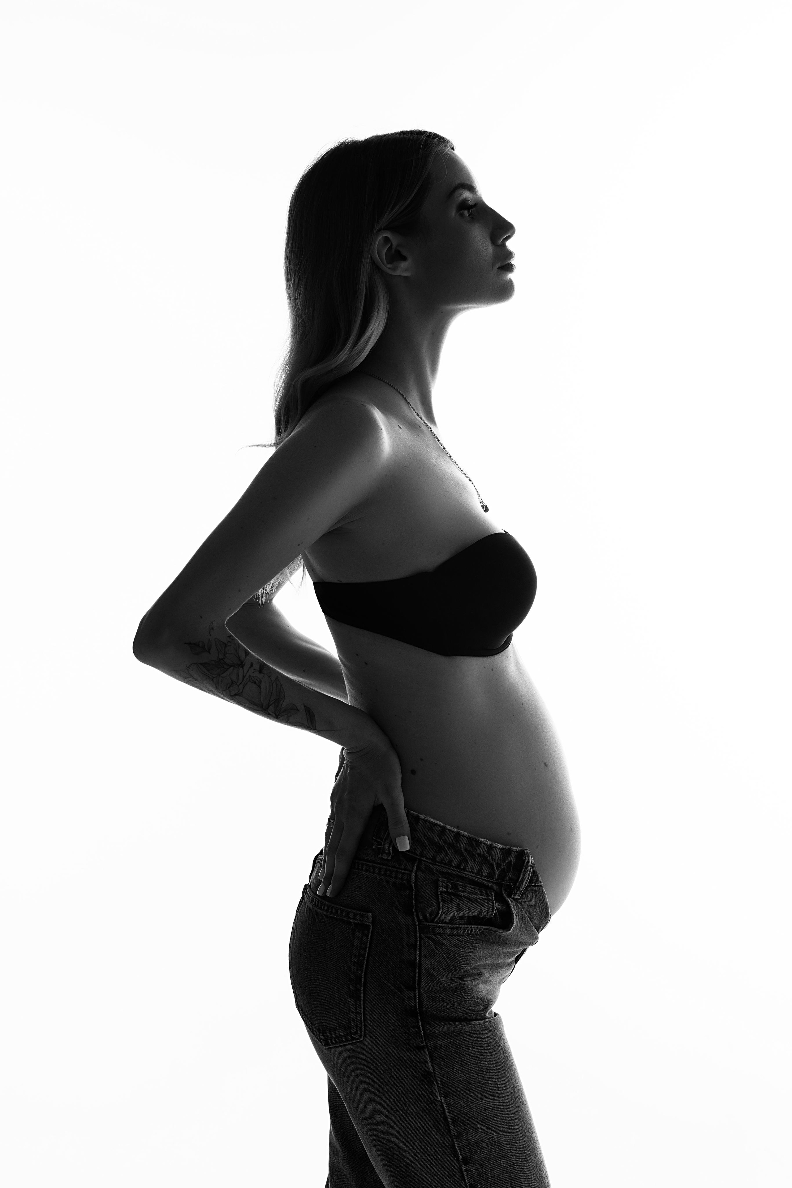 Беременность. Фотограф беременности в стиле минимализм г. Сочи Илина Гринева