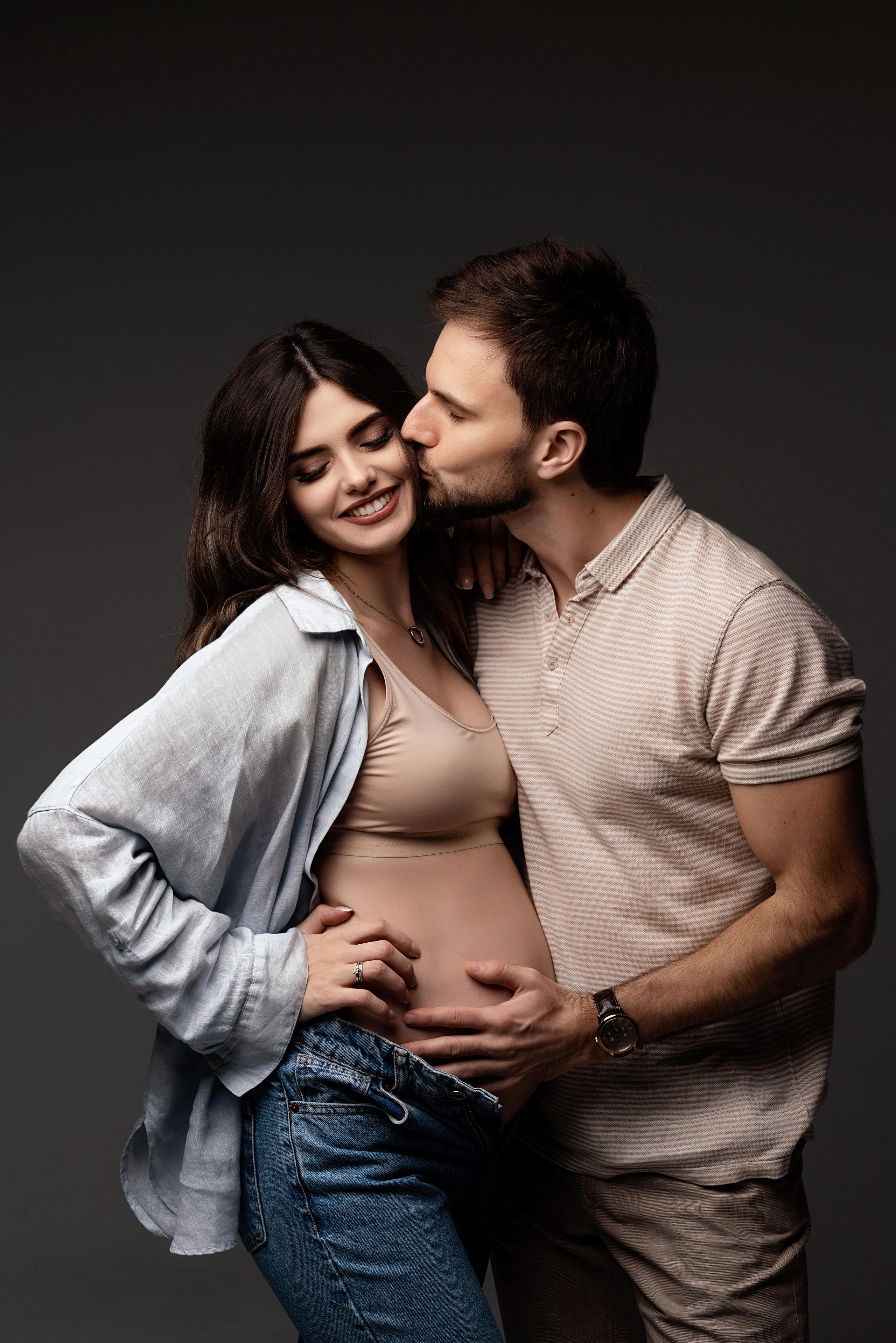 Беременность. Фотограф беременности в стиле минимализм г. Сочи Илина Гринева