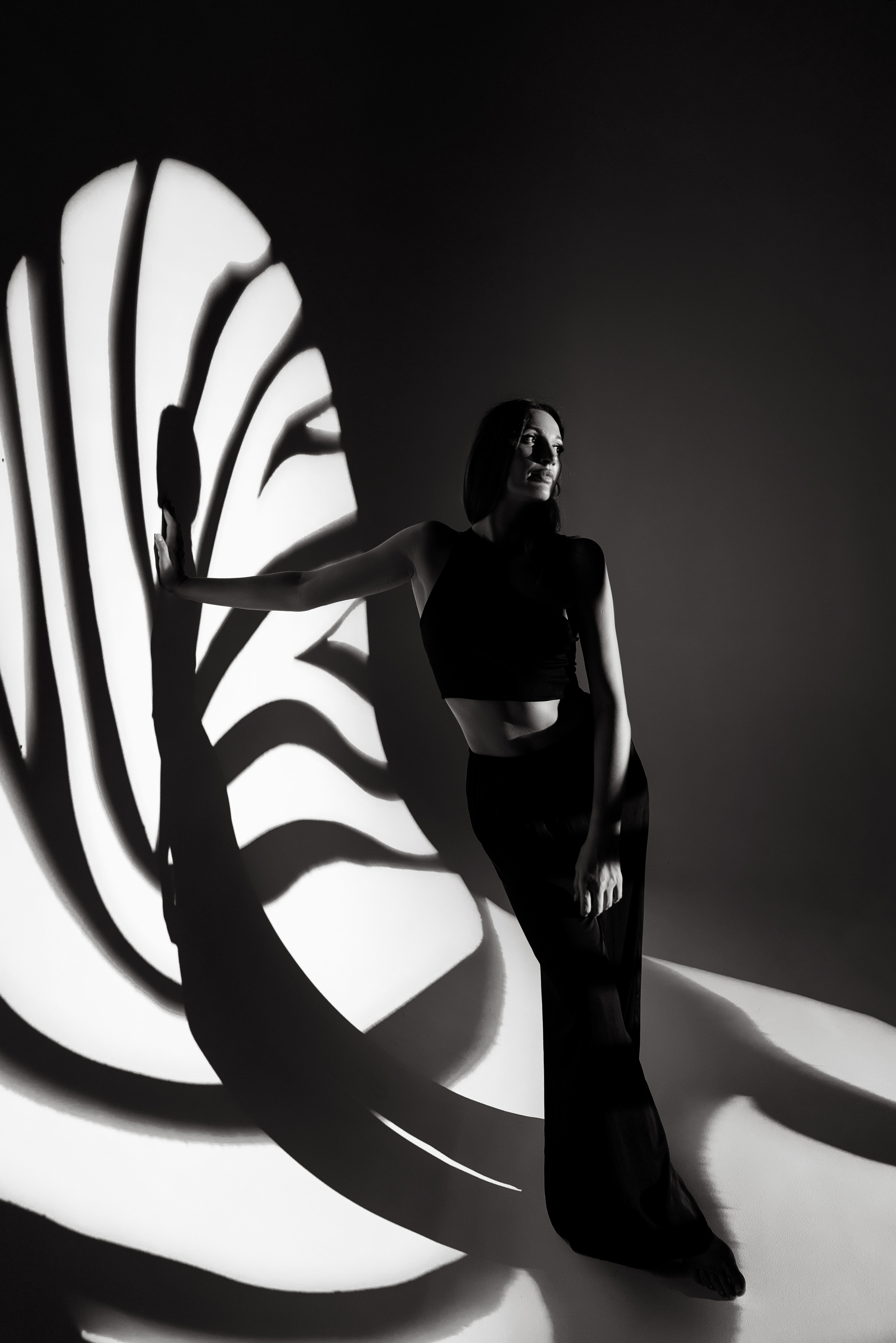 Женский портрет. Фотограф беременности в стиле минимализм г. Сочи Илина Гринева