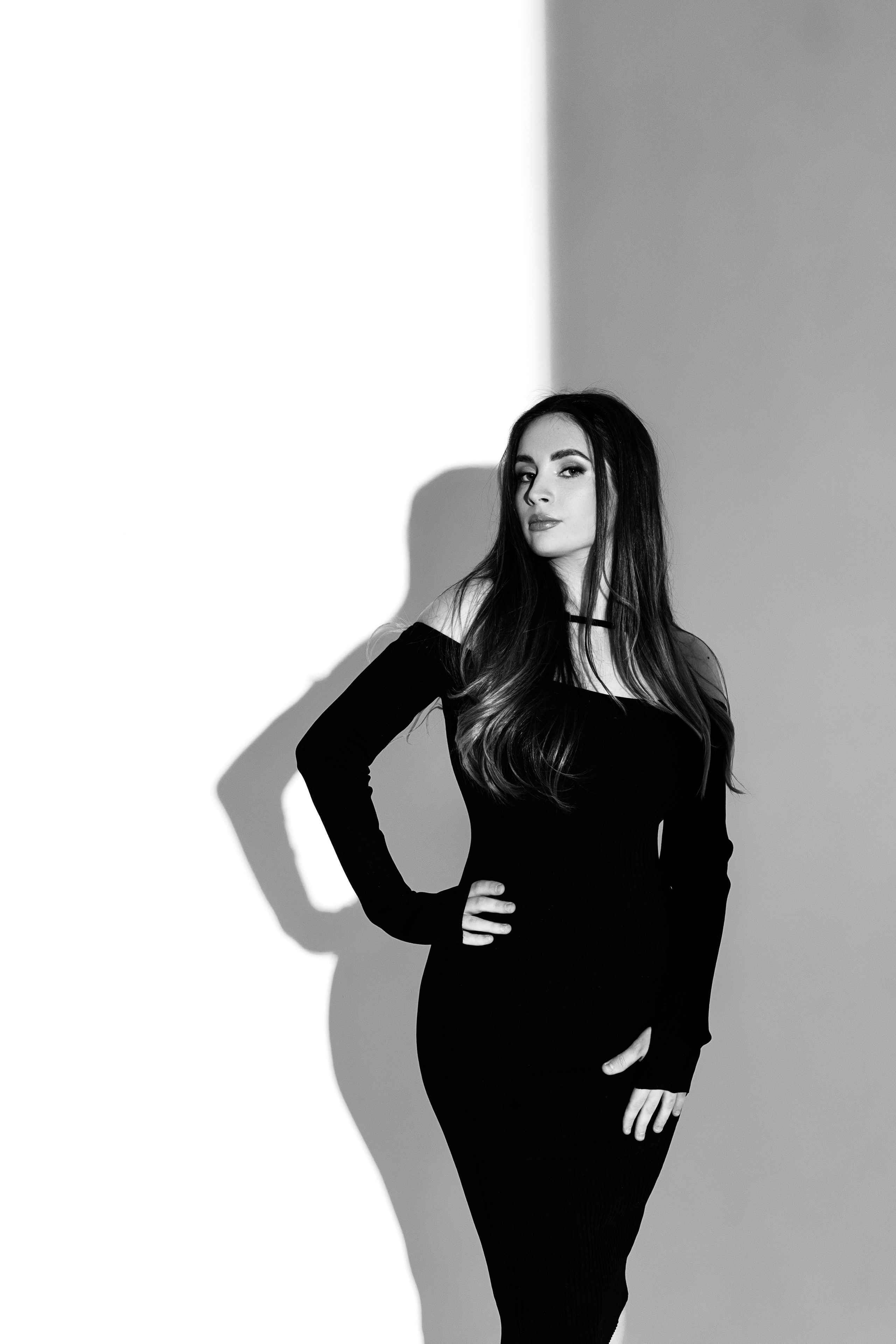 Женский портрет. Фотограф беременности в стиле минимализм г. Сочи Илина Гринева