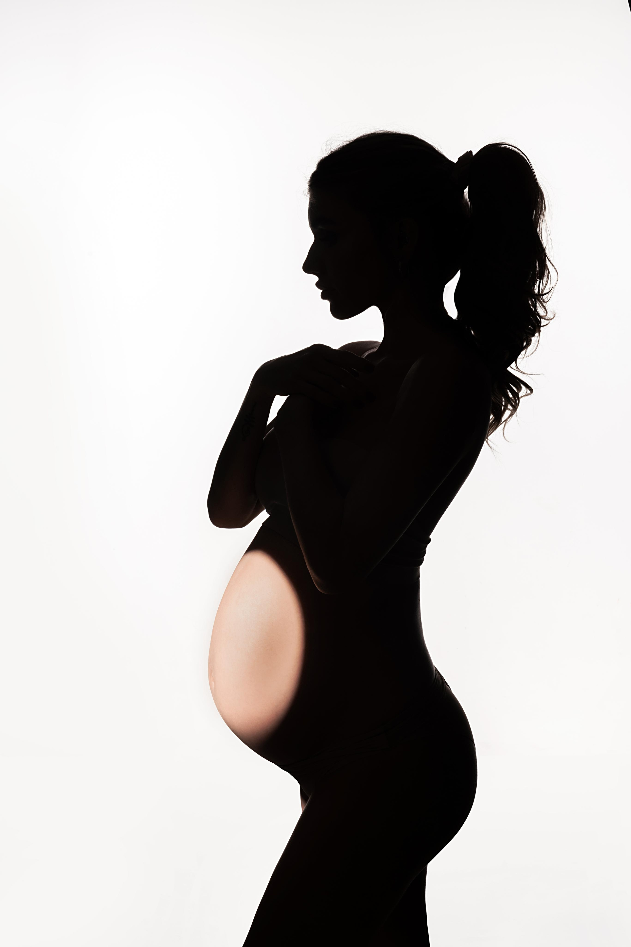 Беременность. Фотограф беременности в стиле минимализм г. Сочи Илина Гринева