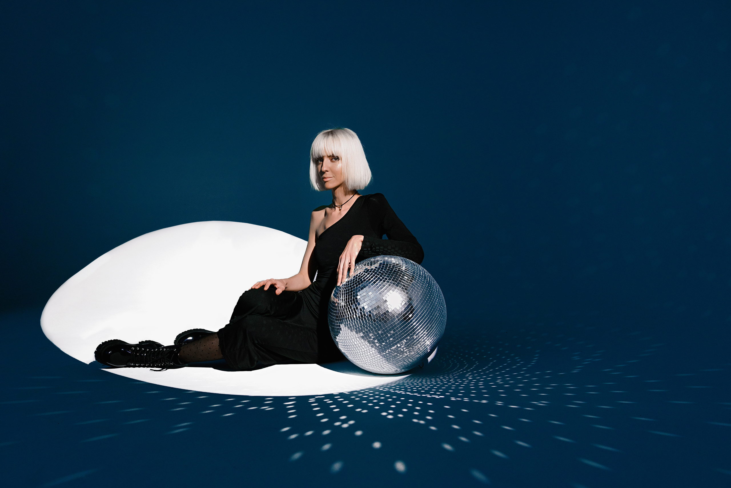 Женский портрет. Фотограф беременности в стиле минимализм г. Сочи Илина Гринева