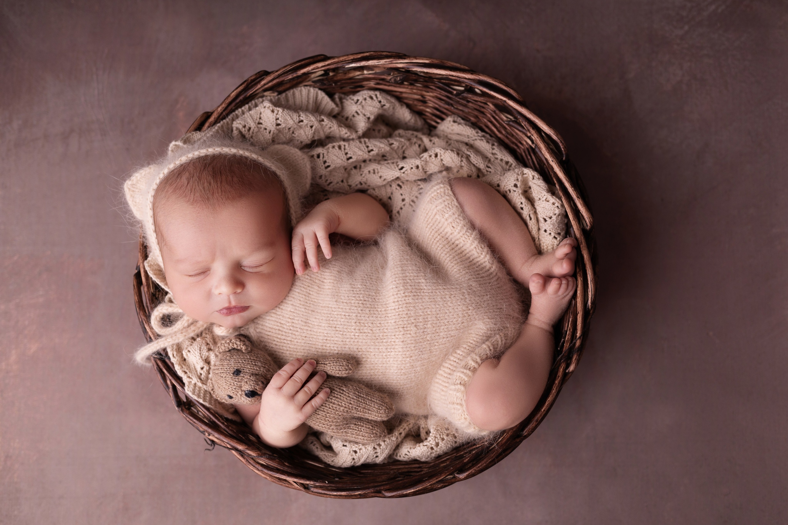 Классическая фотосессия малыша. Фотограф новорожденных малышей в Омске и Омской области Эльвира Камаева