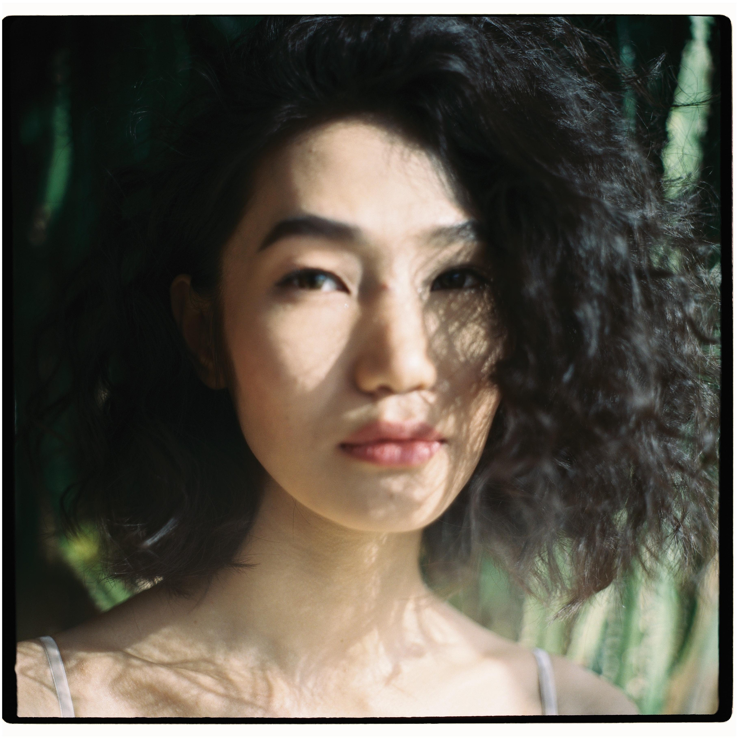 Эдита (пленка 120 тип, Kodak Portra400) / Edita (film 120 Kodak Portra400). Фотограф Айдын Седип в Кызыле