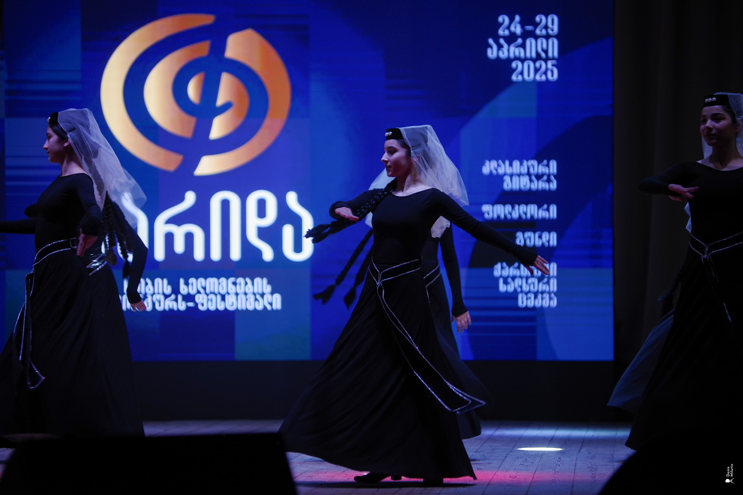 Танцы в Хоби. Портретный фотограф Денис Милютин