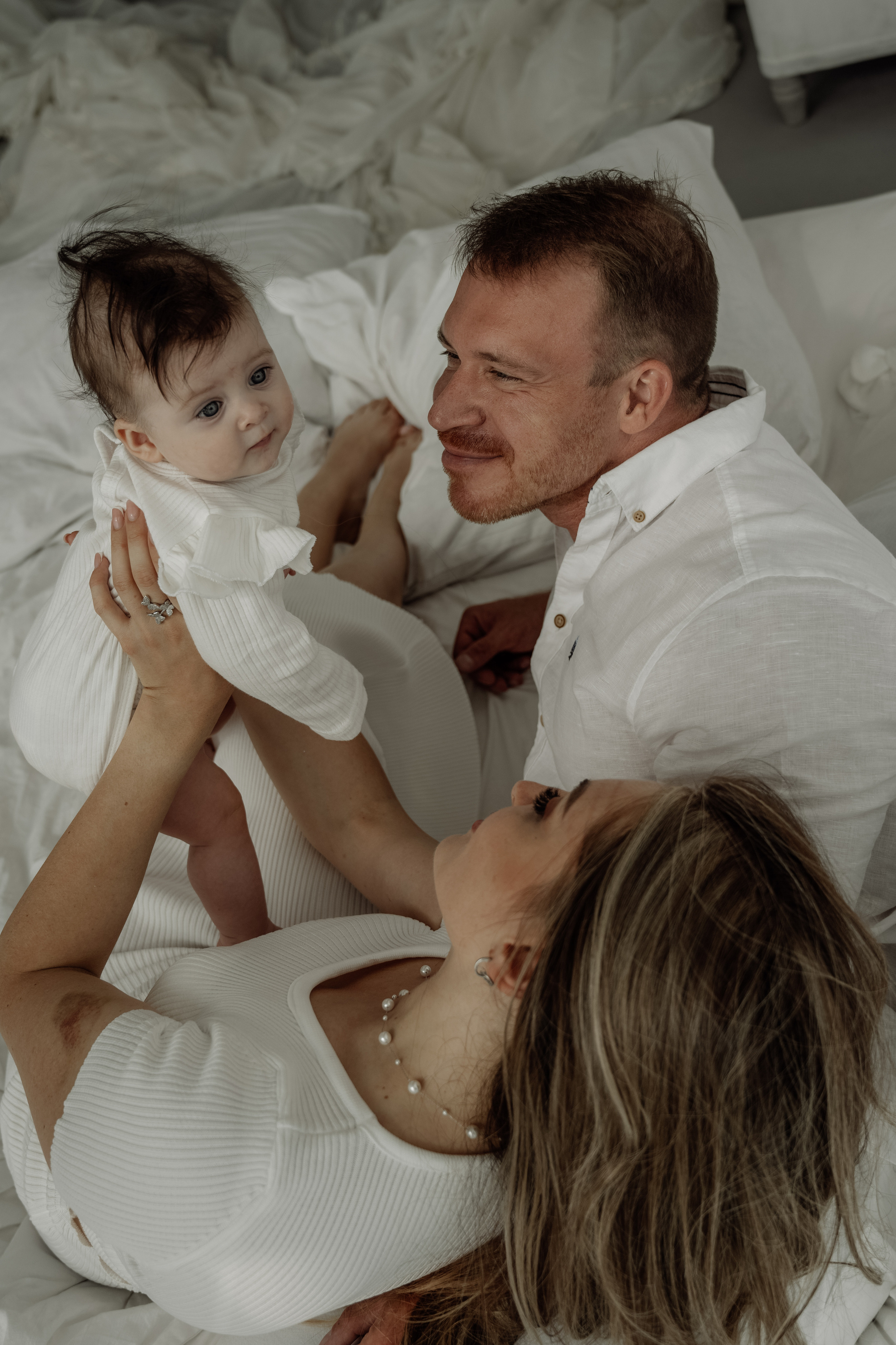 Семейная фотосессия в студии. Свадебный фотограф Новороссийск Марина КрамарИна Полещук