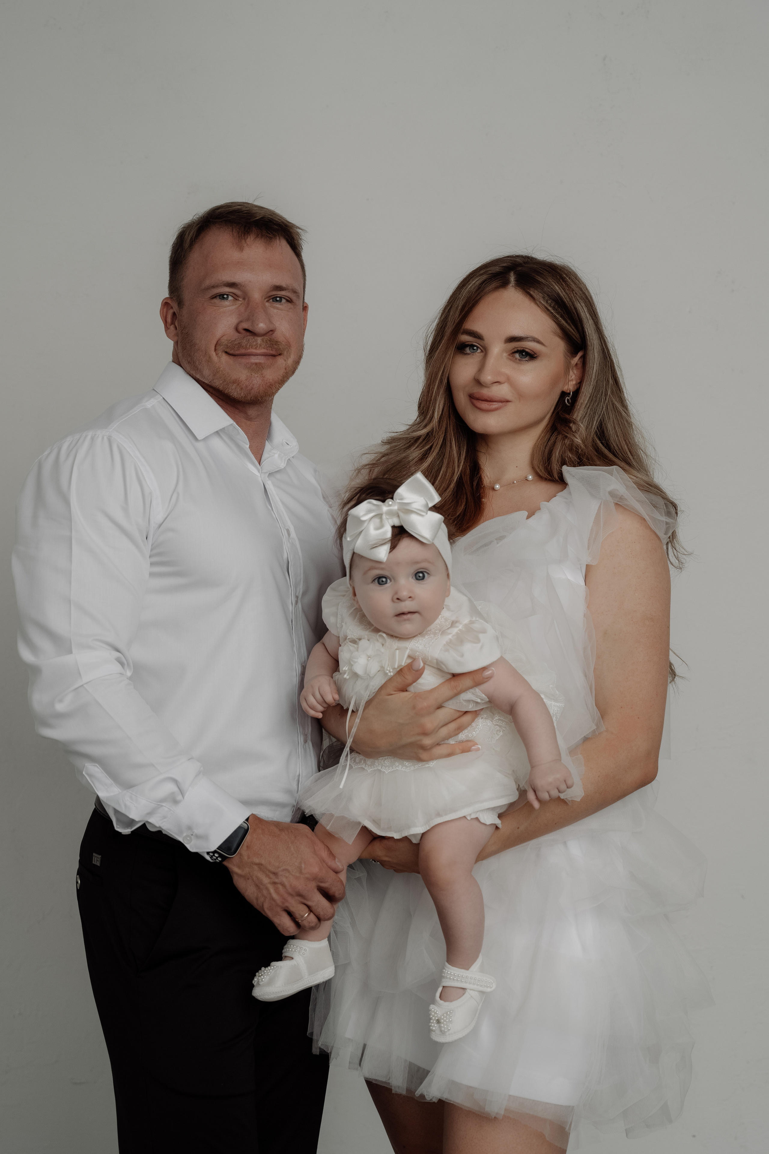 Семейная фотосессия в студии. Свадебный фотограф Новороссийск Марина КрамарИна Полещук