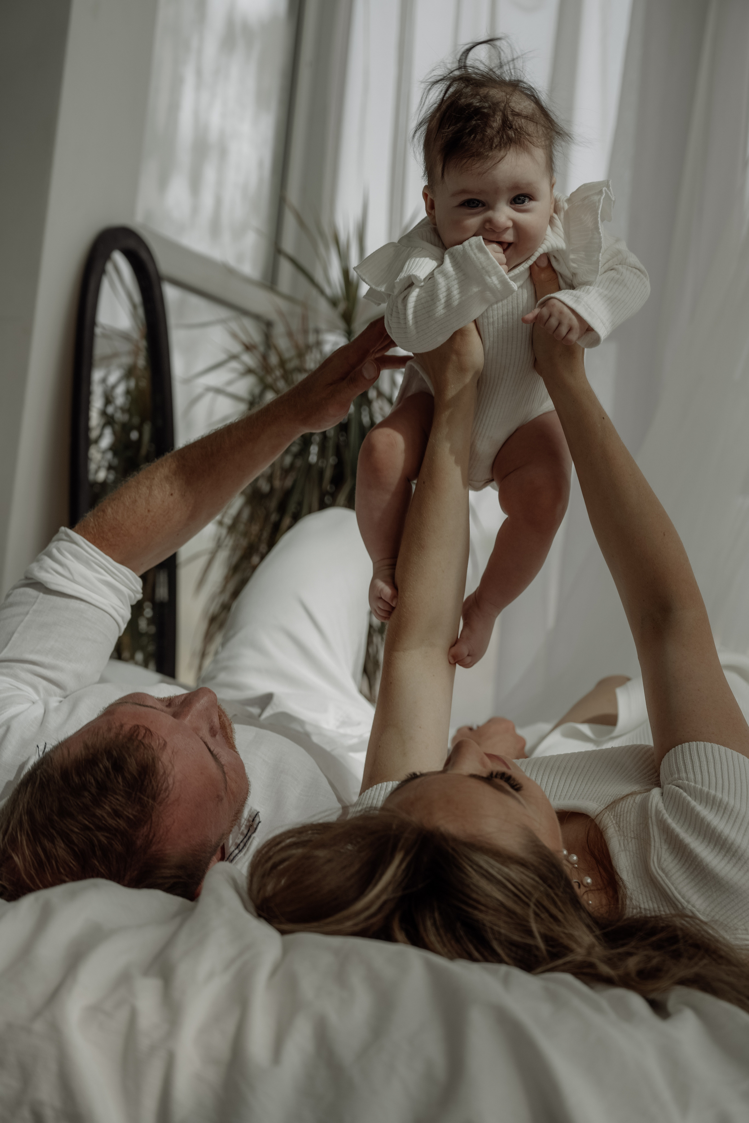 Семейная фотосессия в студии. Свадебный фотограф Новороссийск Марина КрамарИна Полещук