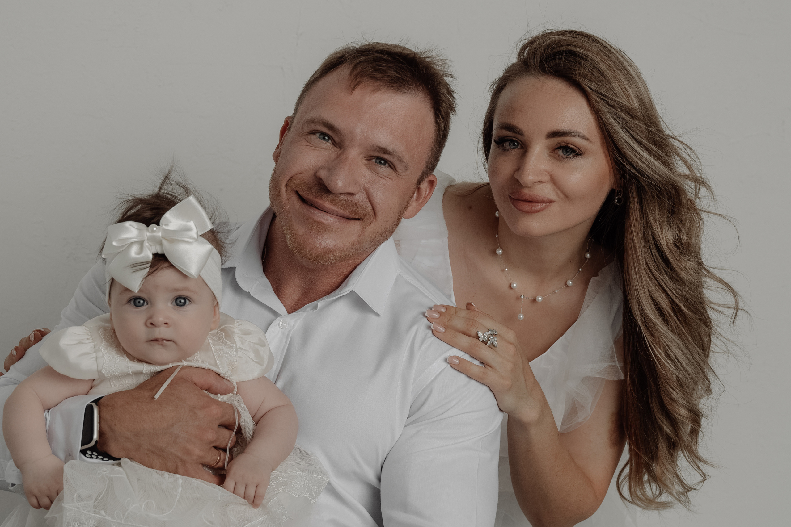 Семейная фотосессия в студии. Свадебный фотограф Новороссийск Марина КрамарИна Полещук