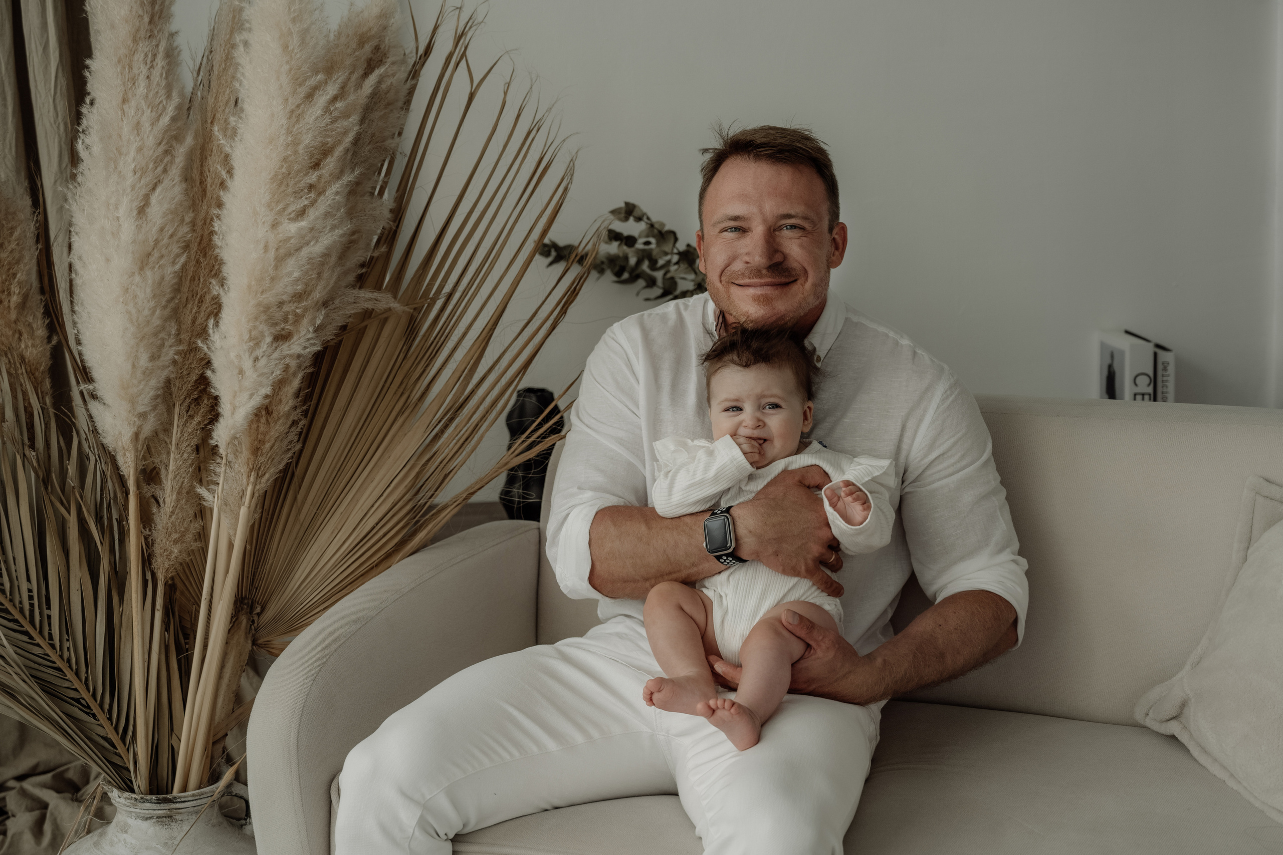 Семейная фотосессия в студии. Свадебный фотограф Новороссийск Марина КрамарИна Полещук