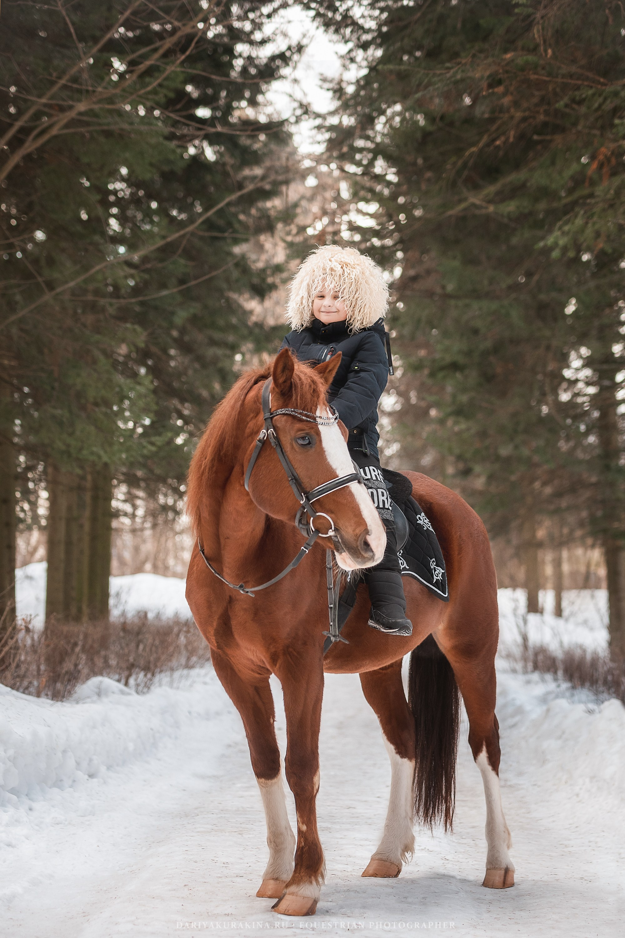 Большая семейная фотосессия в Усадьбе Быково. Конный фотограф Куракина Дарья • Фотосессии с лошадьми