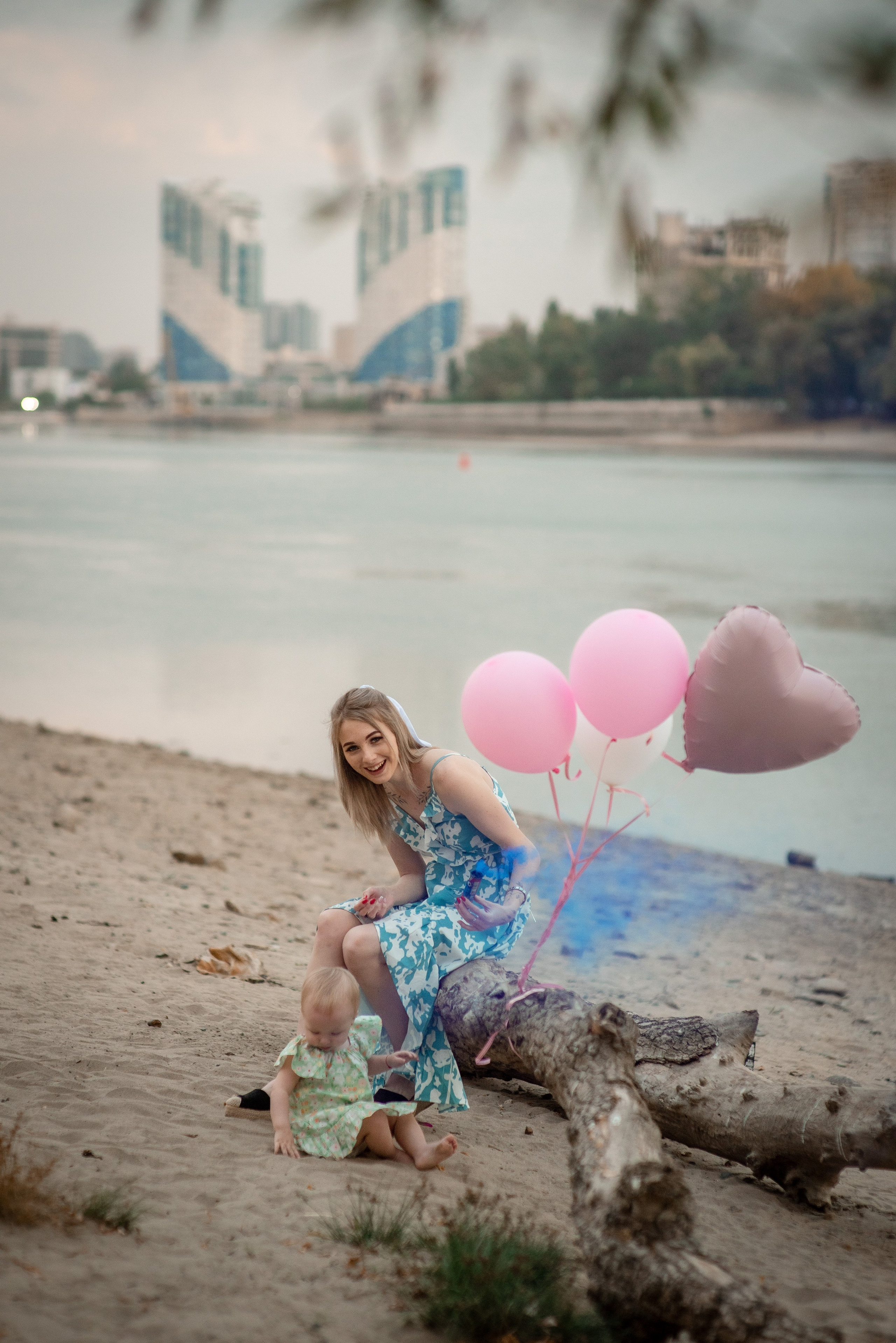 Фотосессия мама с дочкой_река Кубань (цветокор). Детский и семейный фотограф Краснодар / Сочи Сергеева Олеся