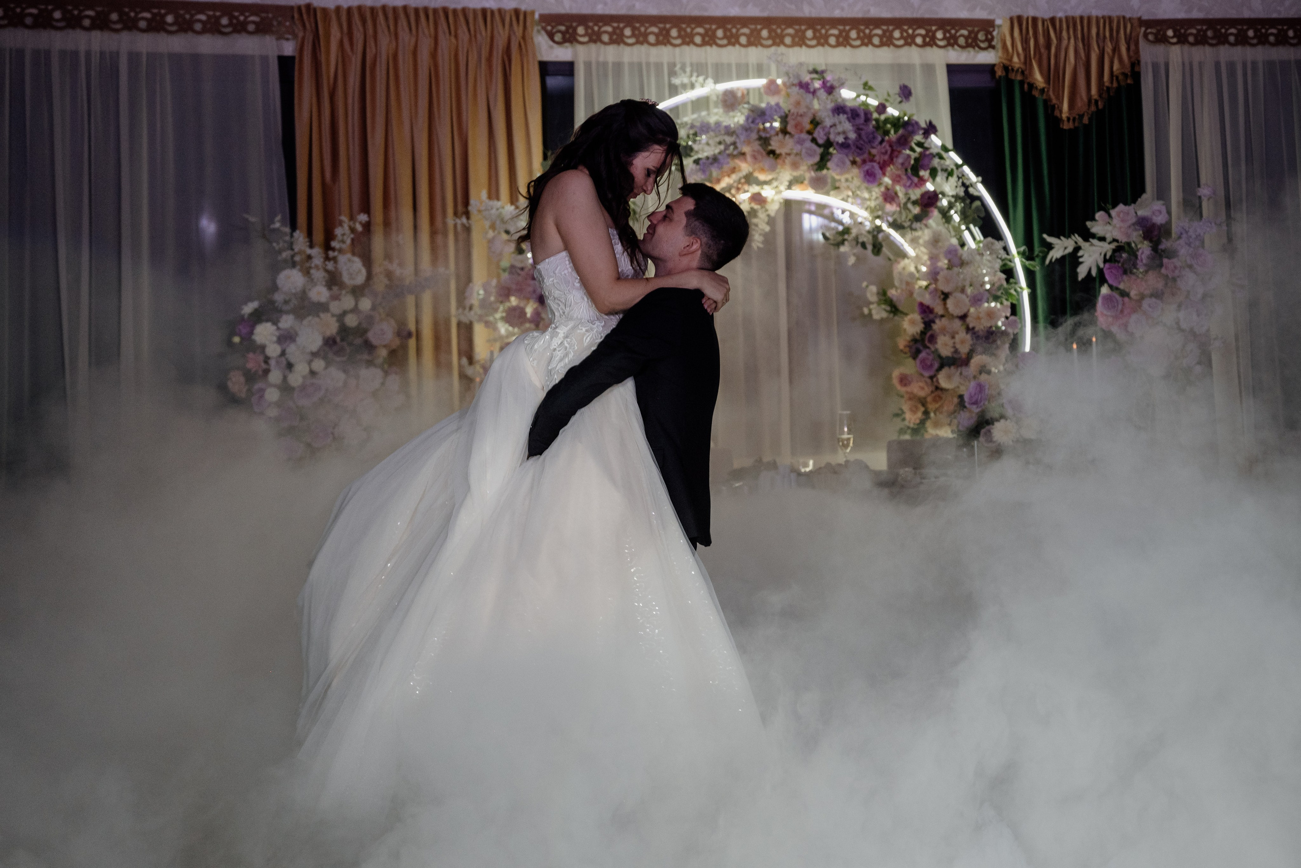 Леонтий и Кристина. Алёна Наумова — профессиональный организатор свадеб и мероприятий в Краснодарском крае и на побережье