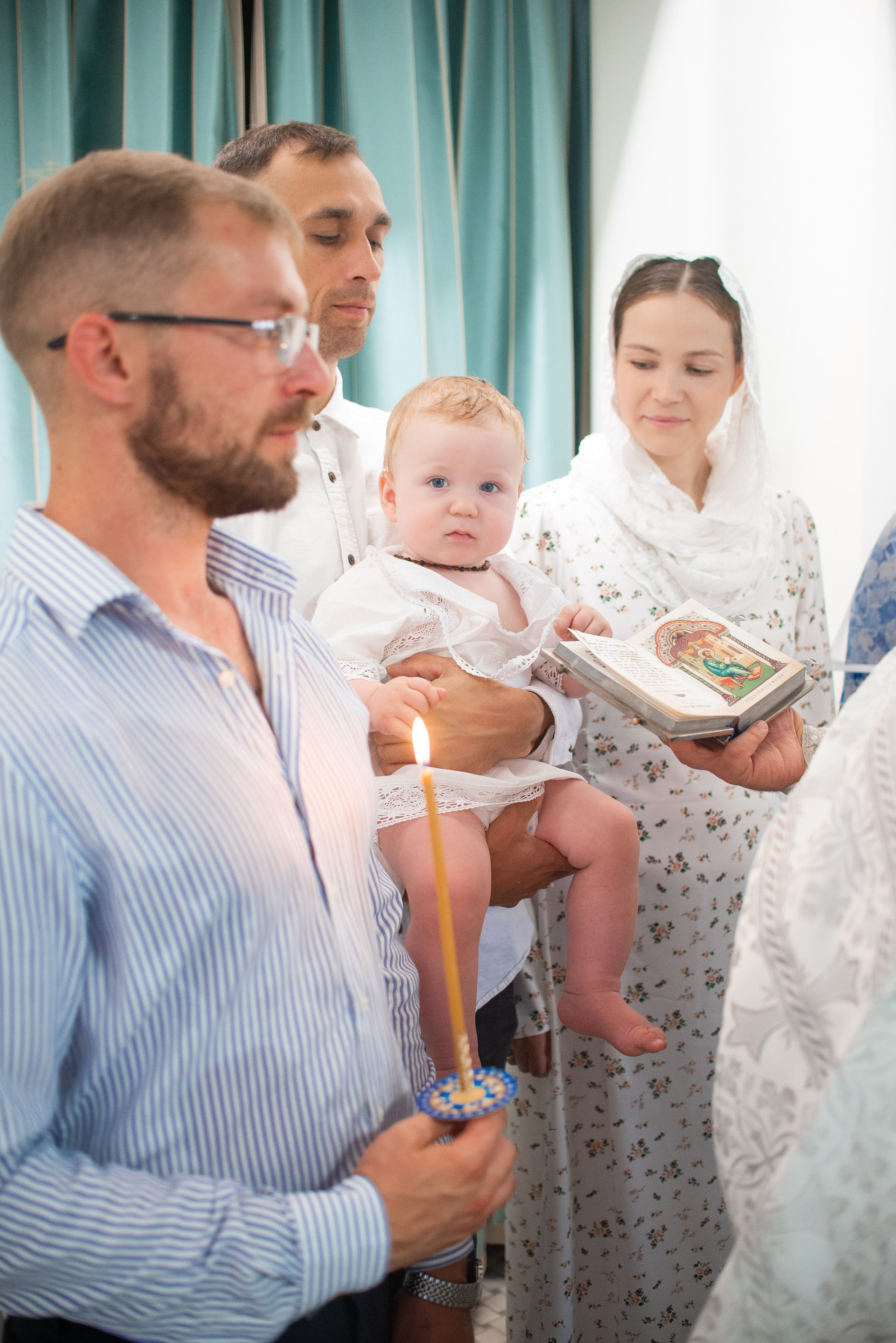 Крещение Кости в хр.Троицы. Семейный фотограф на выписку из роддома и крещение Минск Настя Гришук