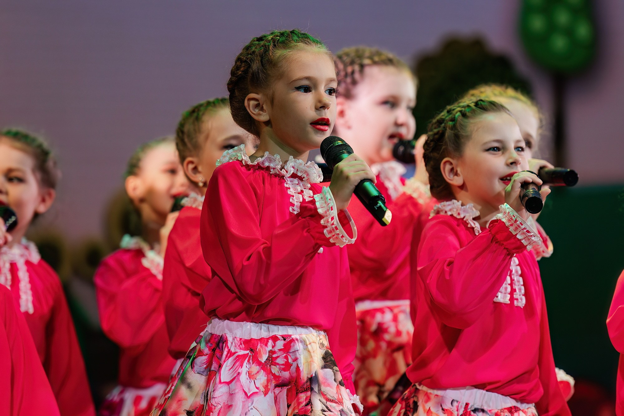 Отчетный концерт Образцового коллектива Алтая театра эстрадной песни «Созвездие». Свадебный и репортажный фотограф Никита Сницарев в Барнауле