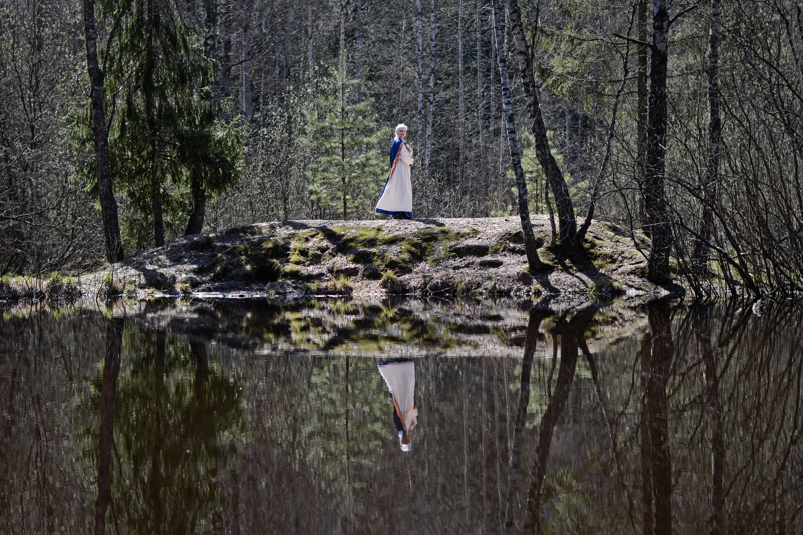 Я училась видеть отражения — в воде, в ней, в себе. И в том, как всё это сливается в единое целое.