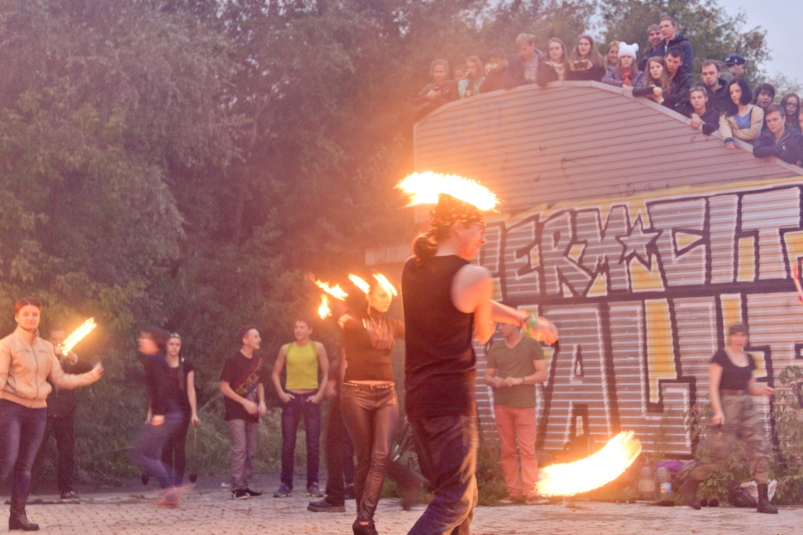 Огненное шоу в Перми. Фотограф Никита Попов. Фотограф Пермь. Фотосессия в фотостудии Перми и на свежем воздухе