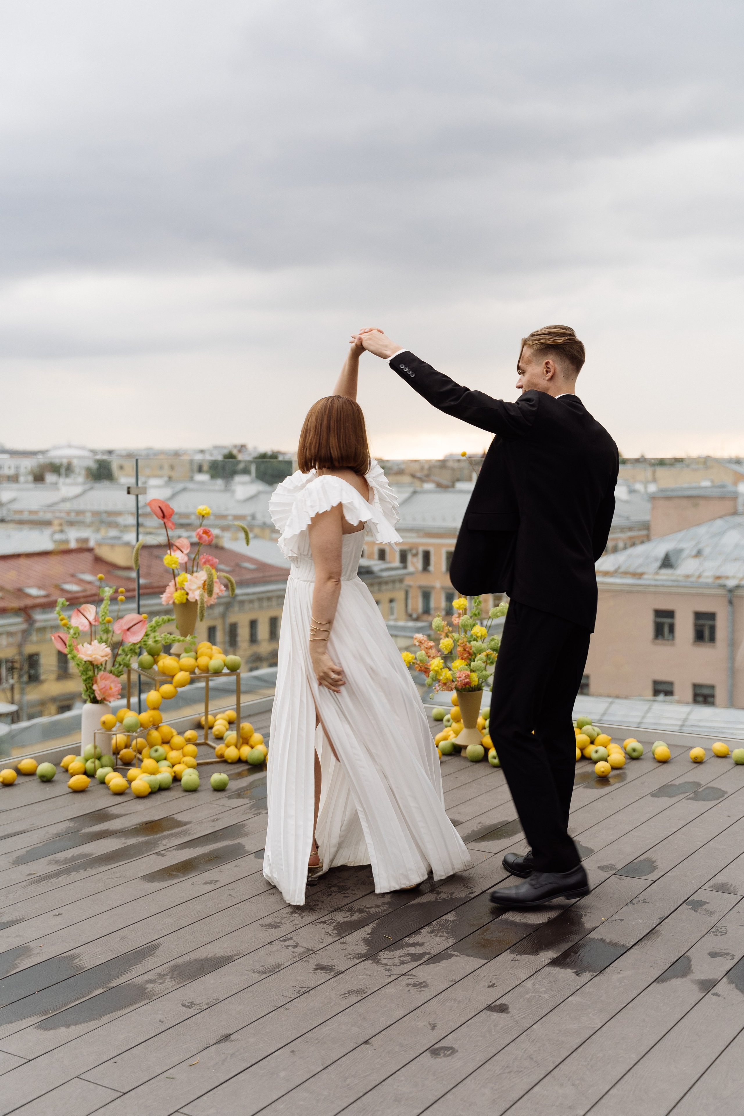 Свадьба на крыше Петербурга. Свадебный фотограф организатор в Санкт-Петербурге Ассоль Опарина