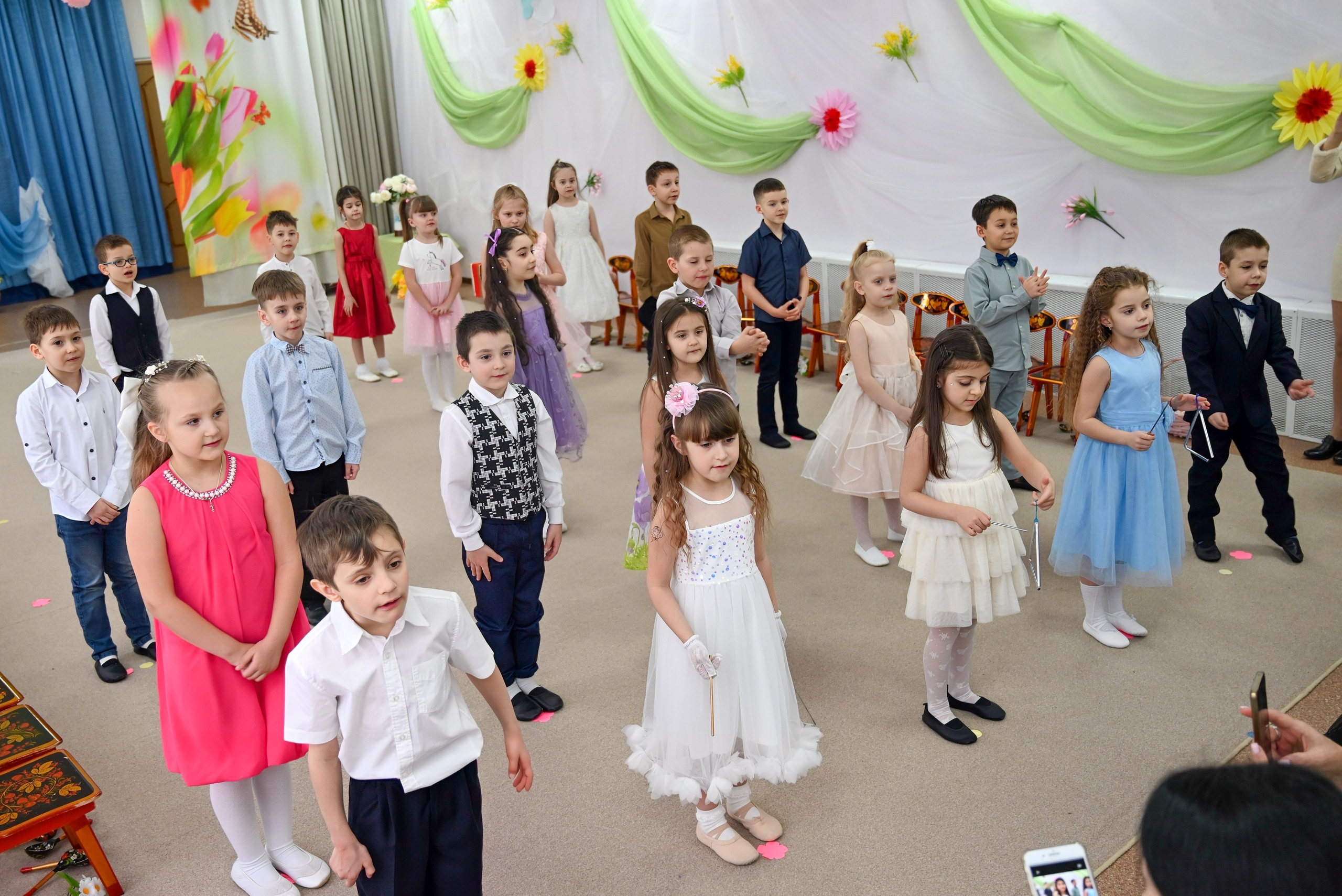 Праздник в группе Цветик семицветик. Семейный и детский фотограф Москва