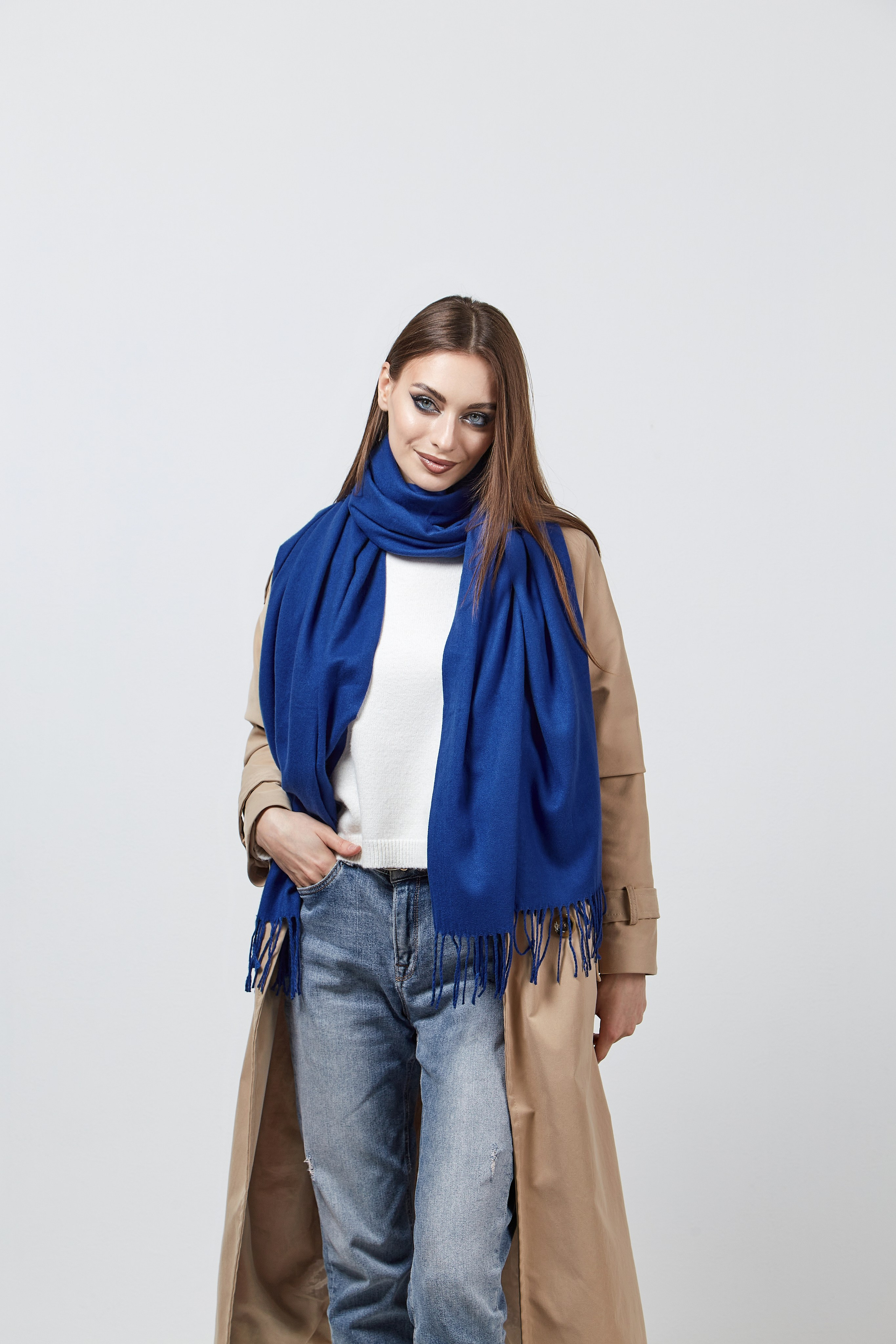 Фотосессия женских шарфы. Фотограф Руслан Потапов в Краснодаре